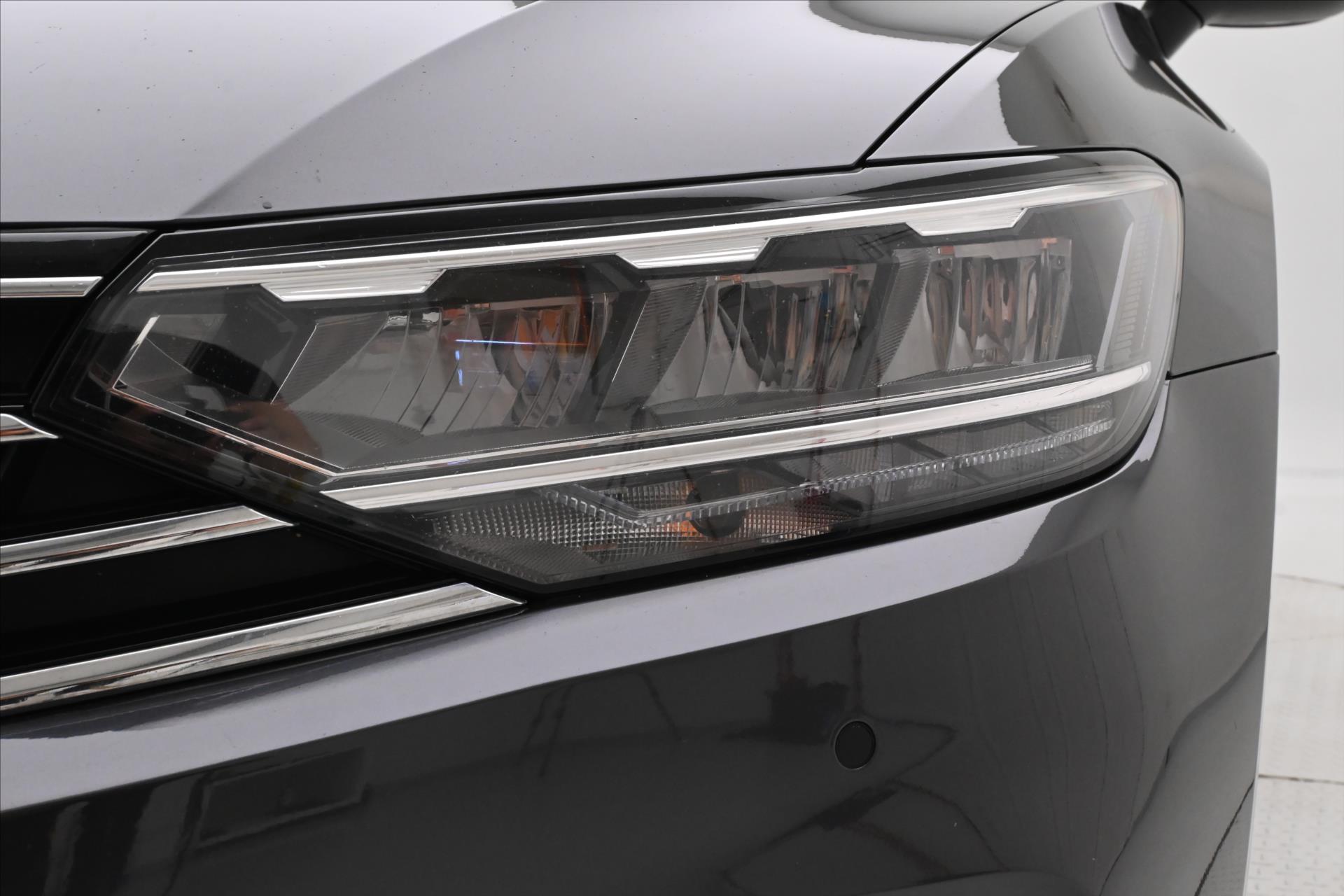 Hlavní fotografie vozu Volkswagen Passat 2,0 TDI 110kW DSG Business Záruka až 5 let (30)