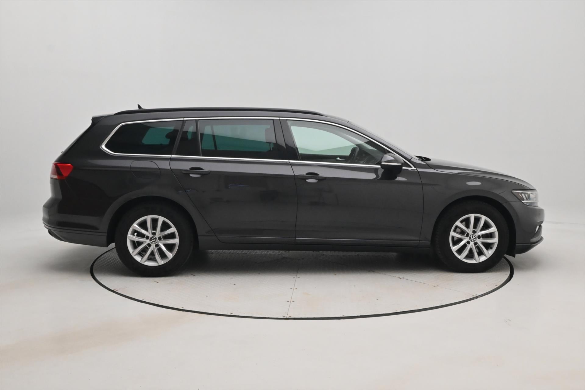 Hlavní fotografie vozu Volkswagen Passat 2,0 TDI 110kW DSG Business Záruka až 5 let (5)