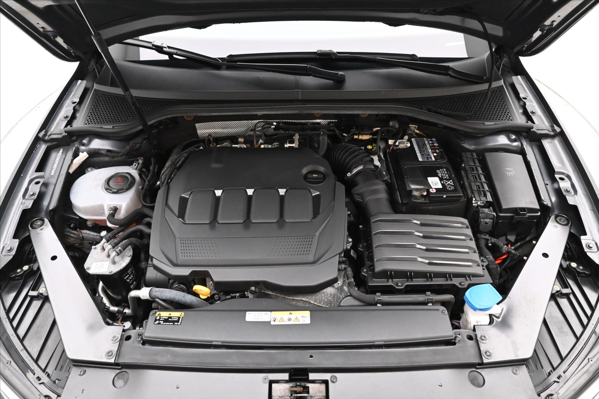 Hlavní fotografie vozu Volkswagen Passat 2,0 TDI 110kW DSG Business Záruka až 5 let (10)