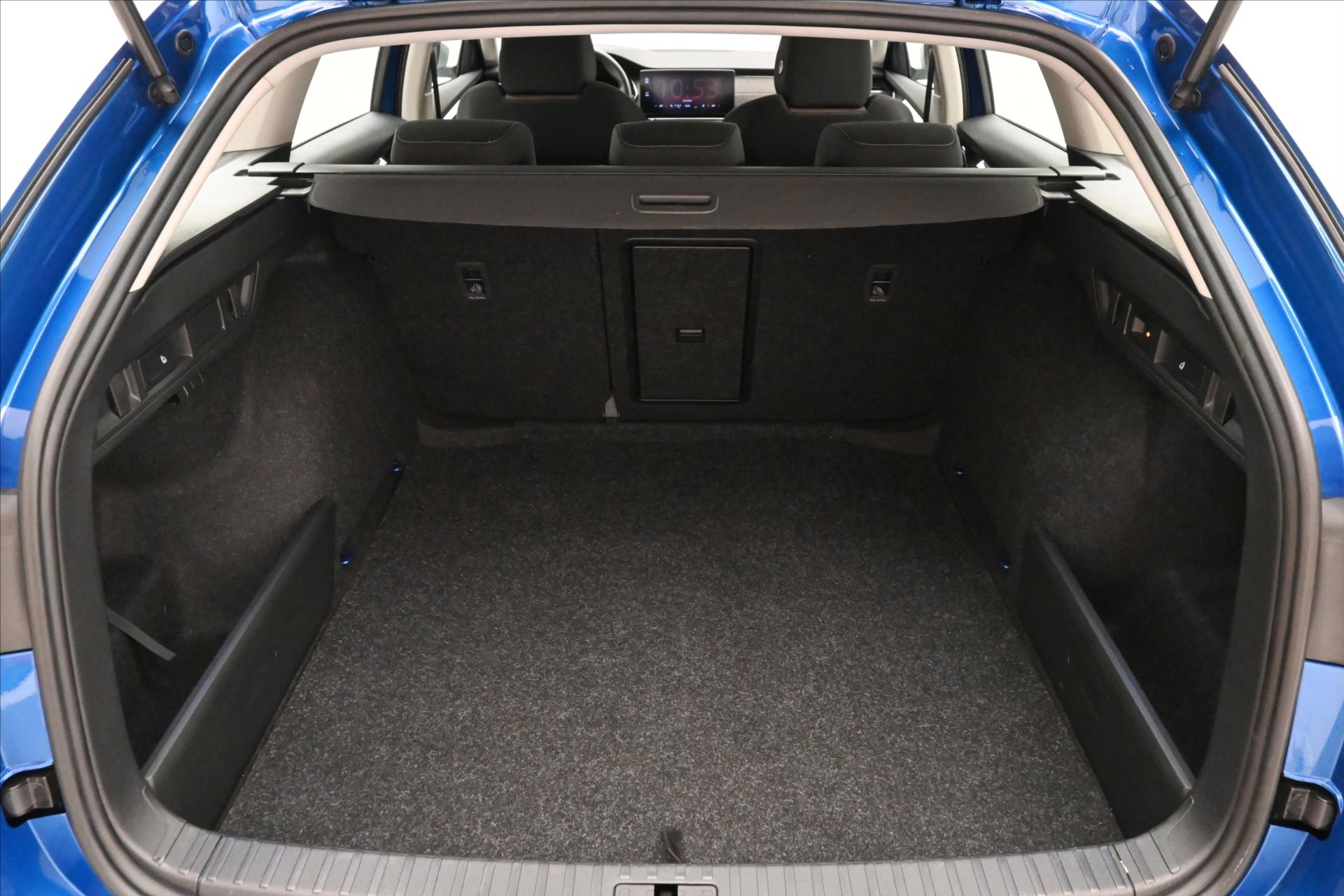Hlavní fotografie vozu Škoda Octavia 2,0 TDI 147kW 4x4 DSG Scout Záruka až 5 let (11)