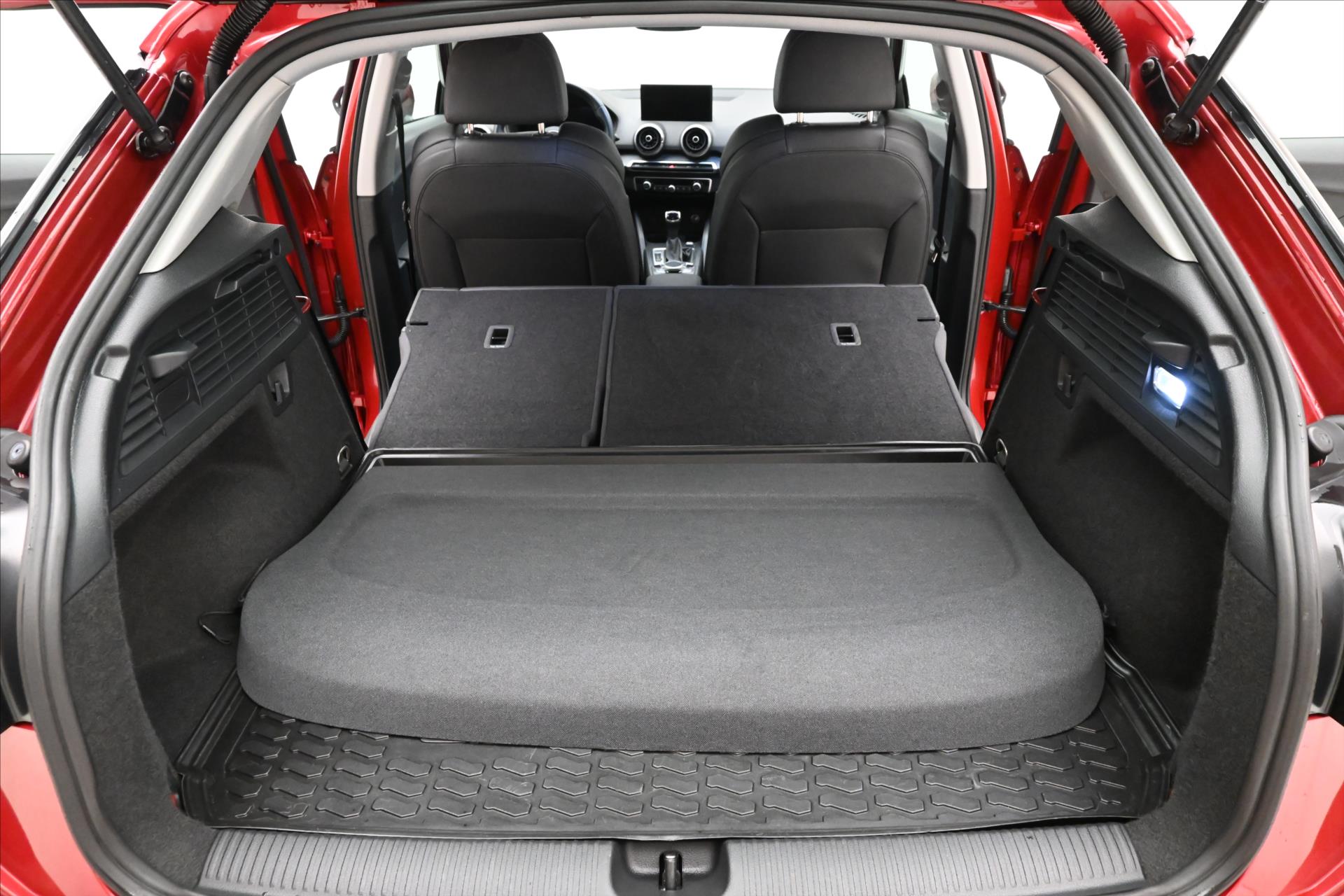 Hlavní fotografie vozu Audi Q2 1,5 35 TFSI 110 kW S-Tronic Záruka až 5 let (12)