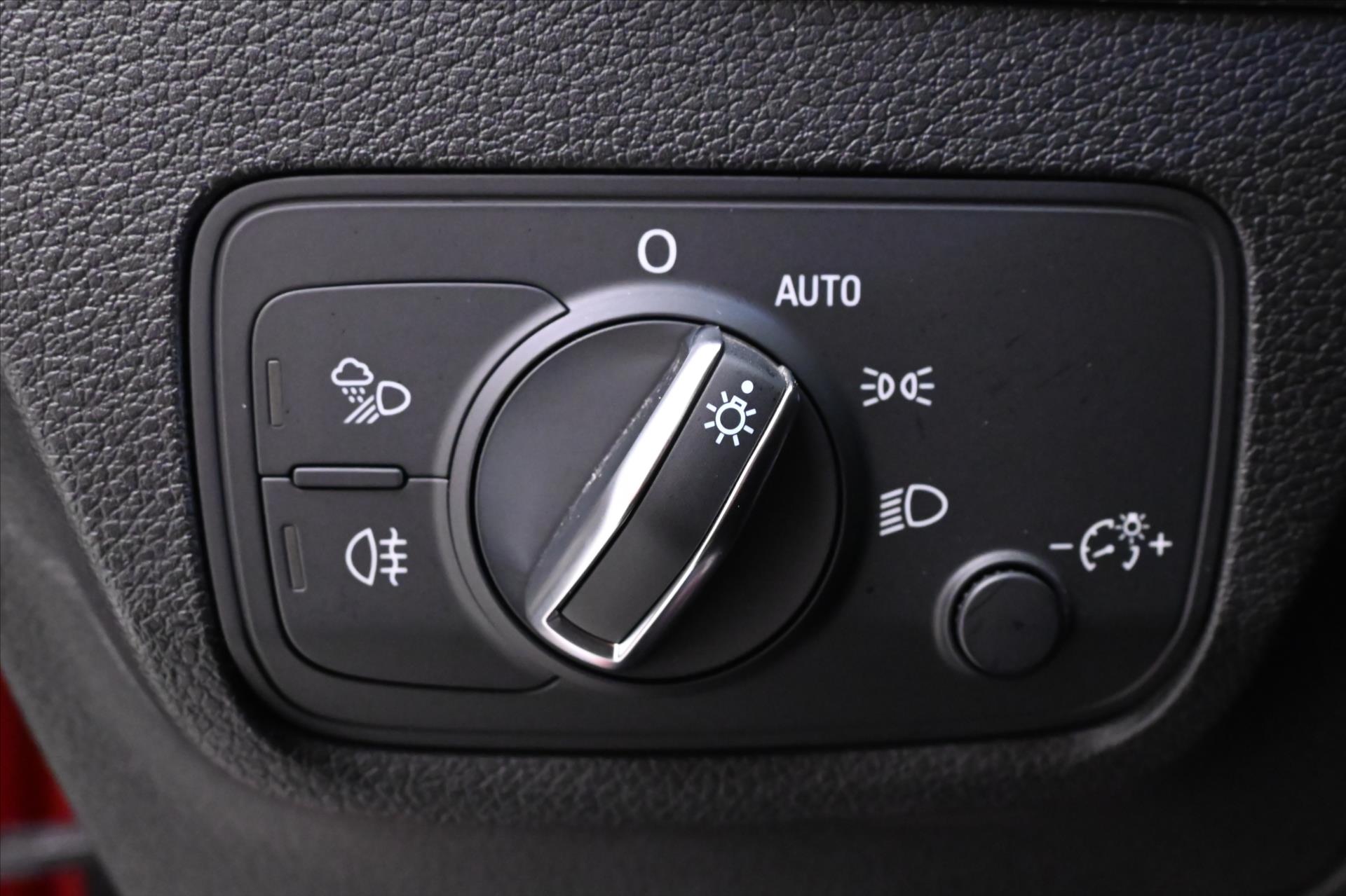 Hlavní fotografie vozu Audi Q2 1,5 35 TFSI 110 kW S-Tronic Záruka až 5 let (27)