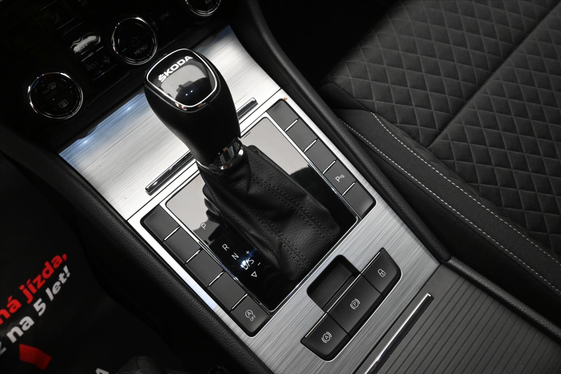 Hlavní fotografie vozu Škoda Superb 2,0 TDI 110 kW DSG Ambition Záruka až 5 let (23)