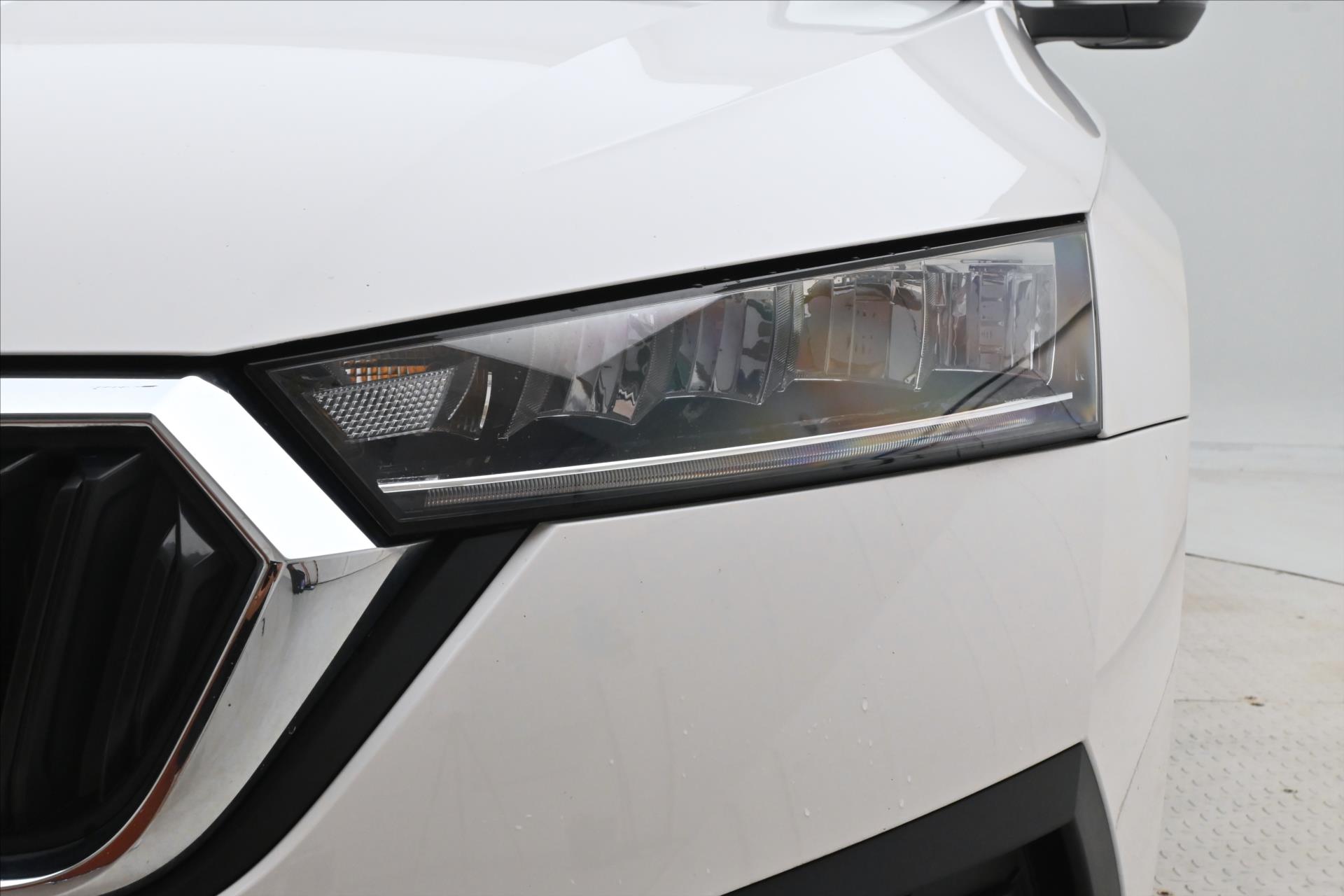 Hlavní fotografie vozu Škoda Octavia 1,4 TSI iV 150 kW DSG Ambition Záruka až 5 let (29)