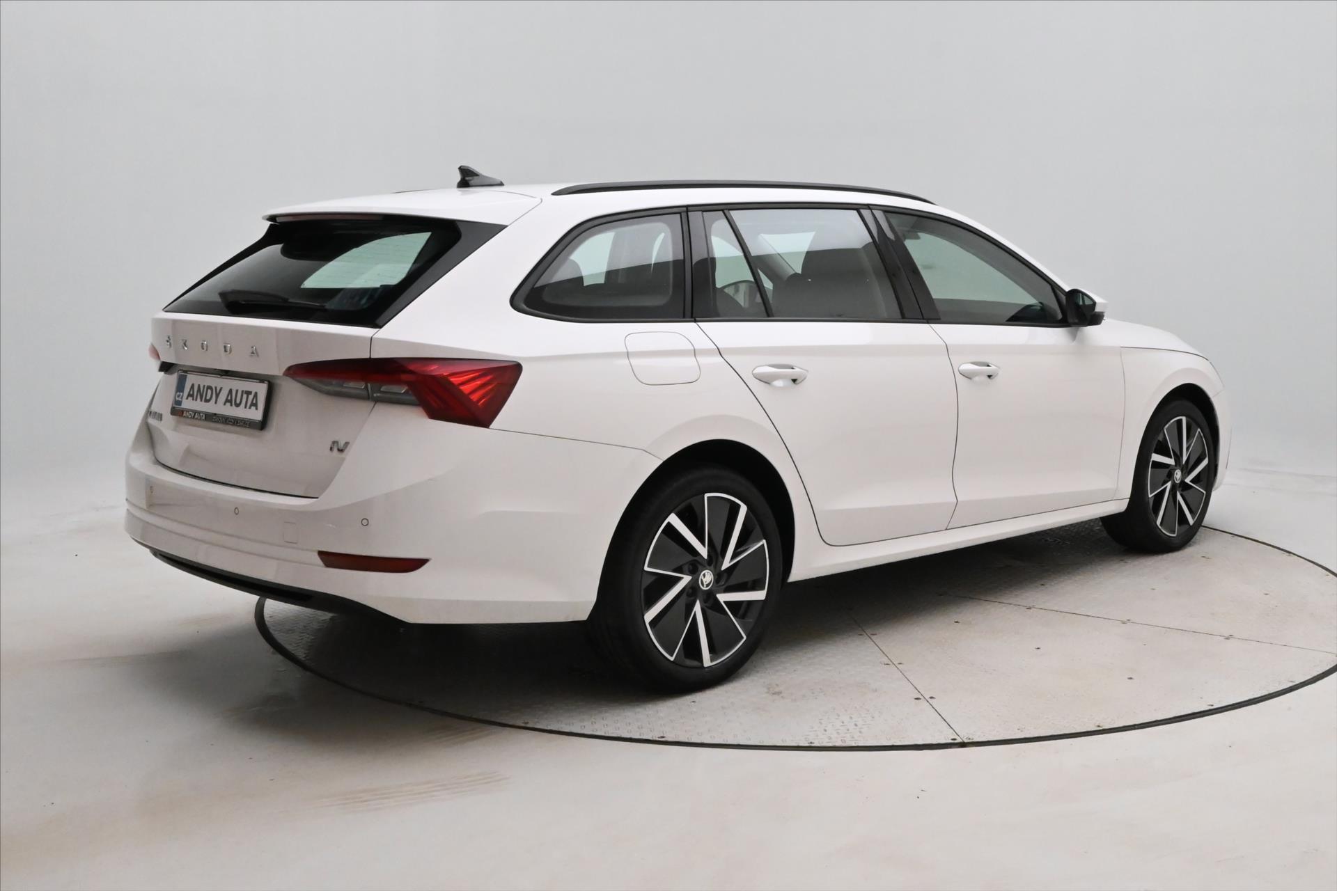 Hlavní fotografie vozu Škoda Octavia 1,4 TSI iV 150 kW DSG Ambition Záruka až 5 let (6)