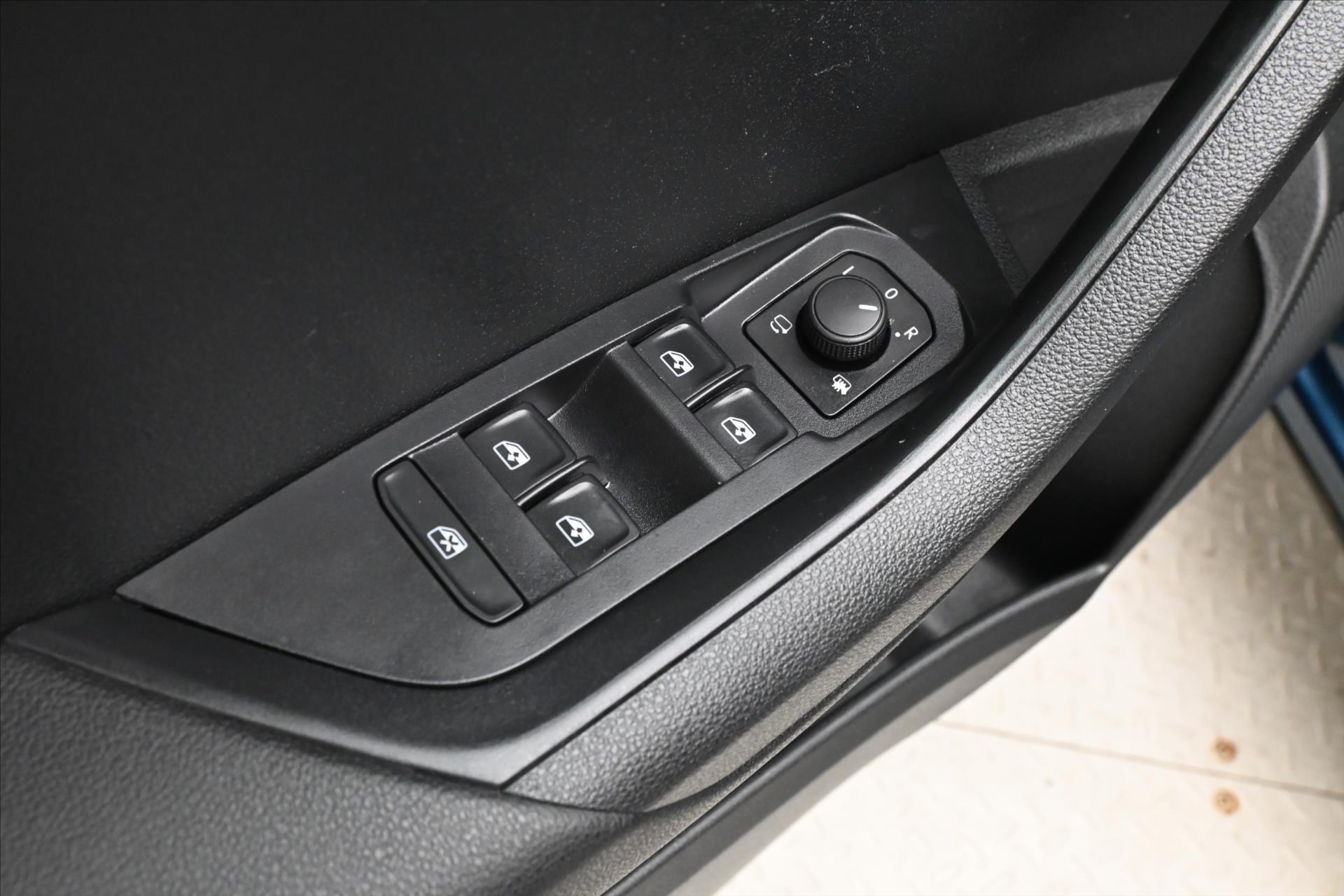 Hlavní fotografie vozu Škoda Karoq 2,0 TDI 85 kW DSG  VIRTUAL Záruka až 5 let (26)