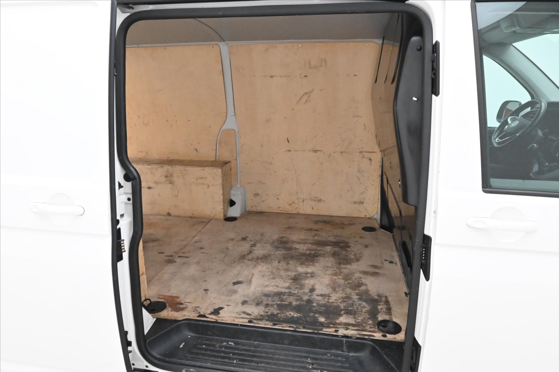 Hlavní fotografie vozu Volkswagen Transporter 2,0 TDI 110 kW AC Manuál Navi Záruka až 5 let (11)