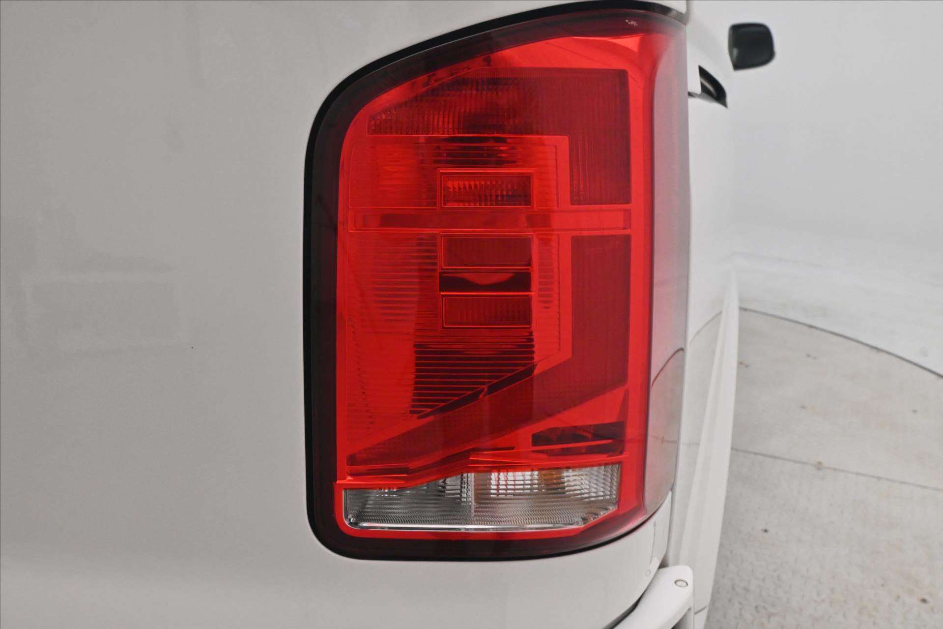 Hlavní fotografie vozu Volkswagen Transporter 2,0 TDI 110 kW AC Manuál Navi Záruka až 5 let (29)