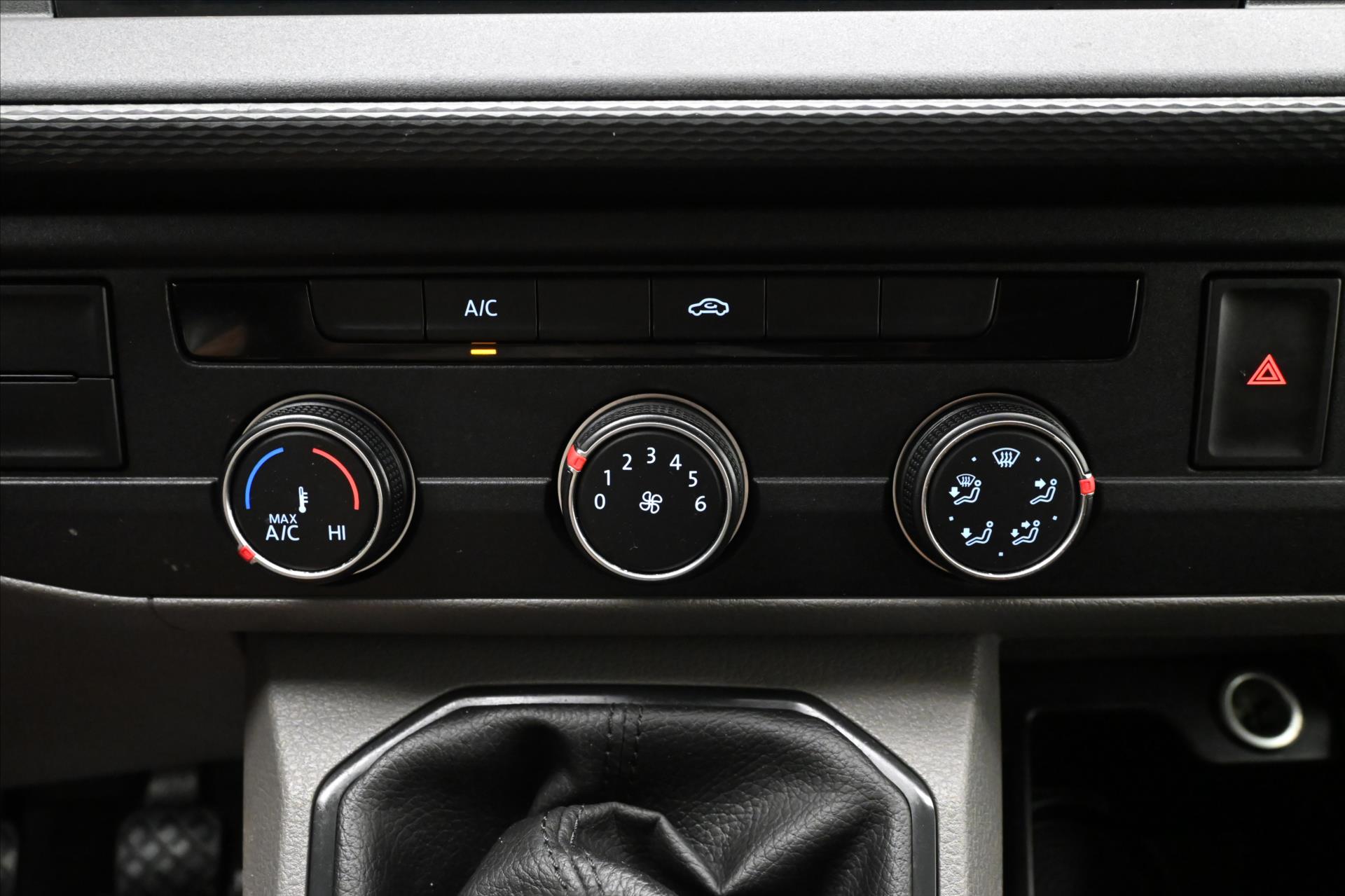 Hlavní fotografie vozu Volkswagen Transporter 2,0 TDI 110kW AC Manuál Navi Záruka až 5 let (22)