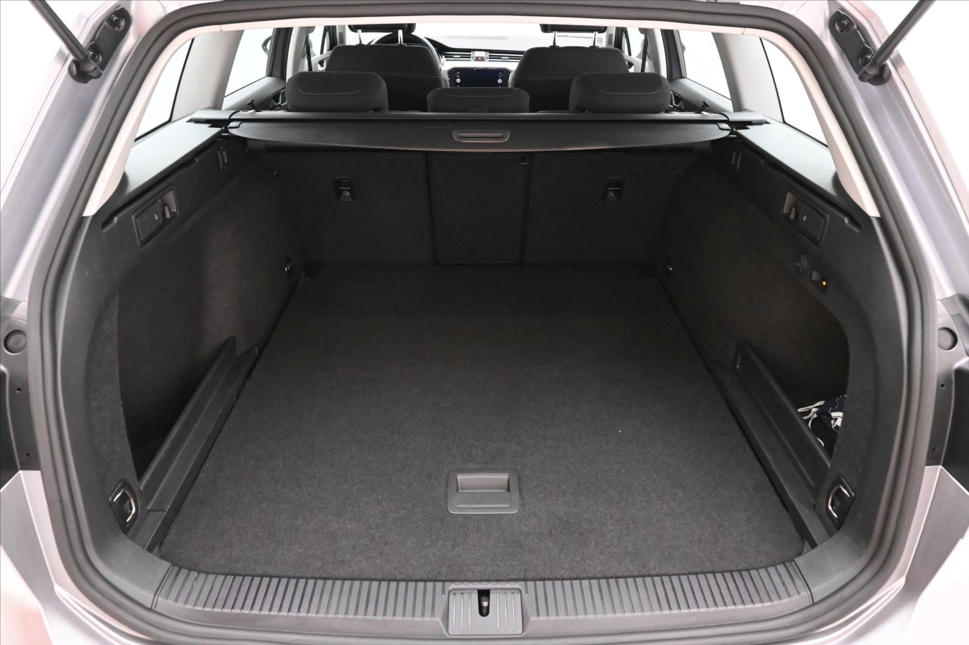 Hlavní fotografie vozu Volkswagen Passat 2,0 TDI 110 kW DSG Business Záruka až 5 let (11)