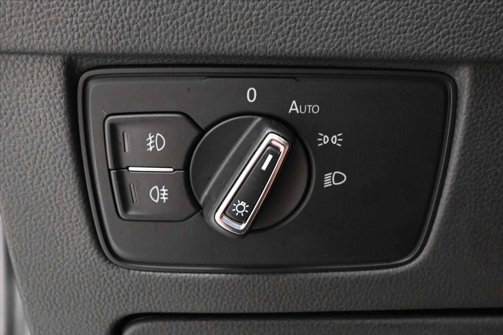 Hlavní fotografie vozu Volkswagen Passat 2,0 TDI 110 kW DSG Business Záruka až 5 let (27)