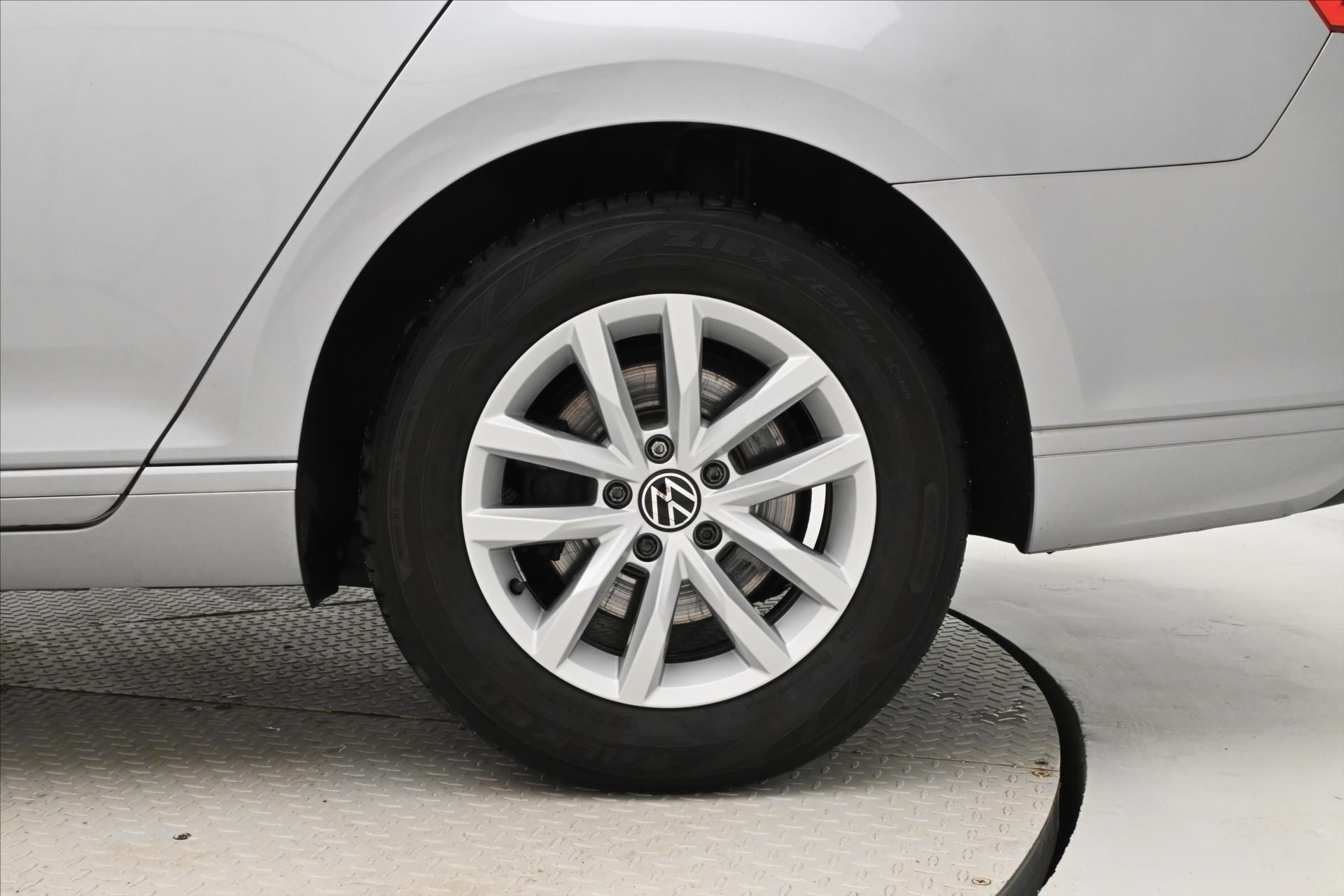 Hlavní fotografie vozu Volkswagen Passat 2,0 TDI 110 kW DSG Business Záruka až 5 let (32)