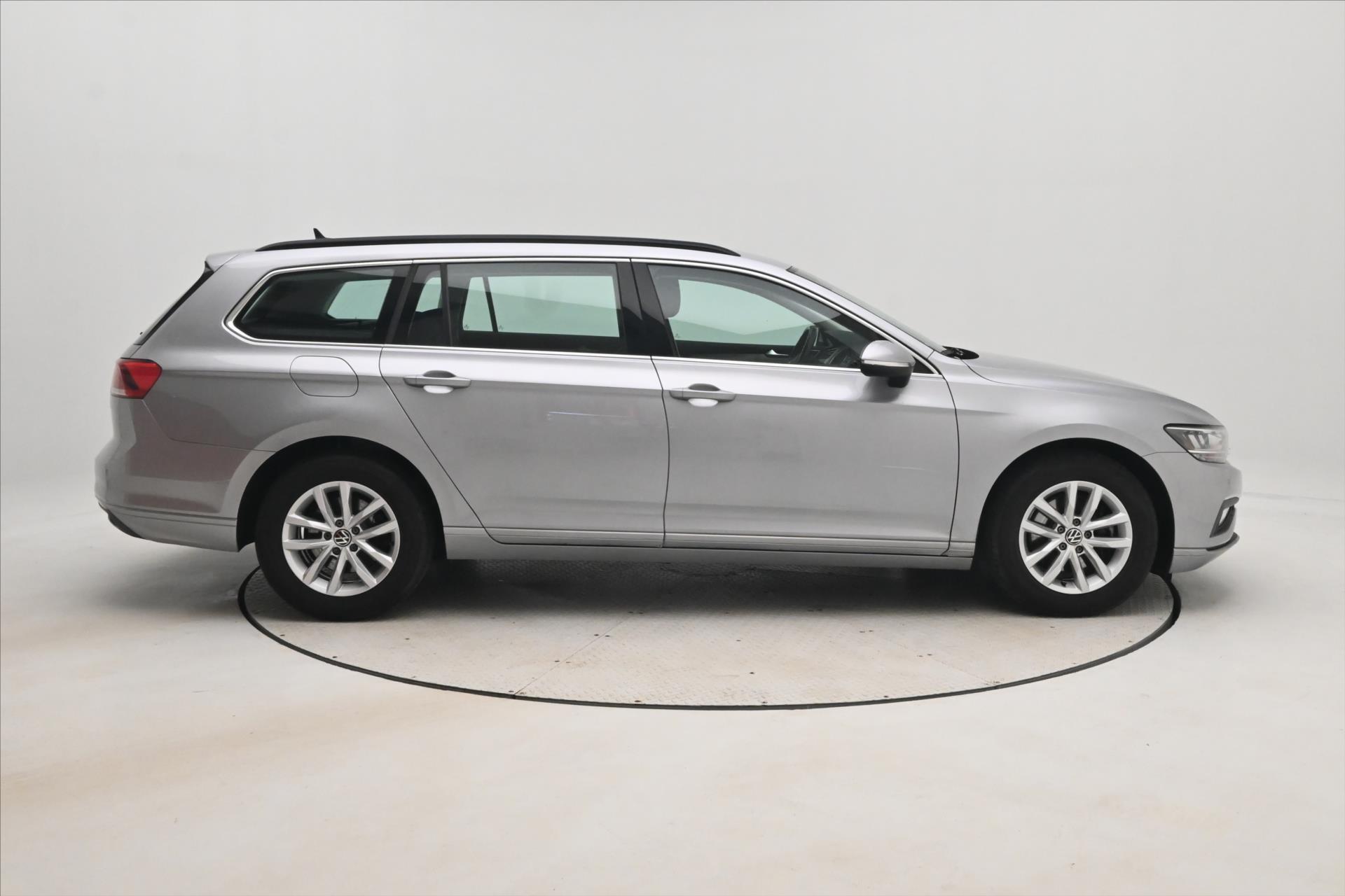Hlavní fotografie vozu Volkswagen Passat 2,0 TDI 110 kW DSG Business Záruka až 5 let (5)