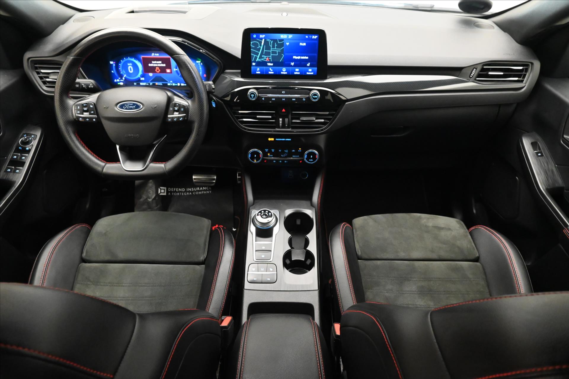 Main photo of the car Ford Kug 2.5 PHEV 165kW ST-LINE Warranty up to 5 years (15)