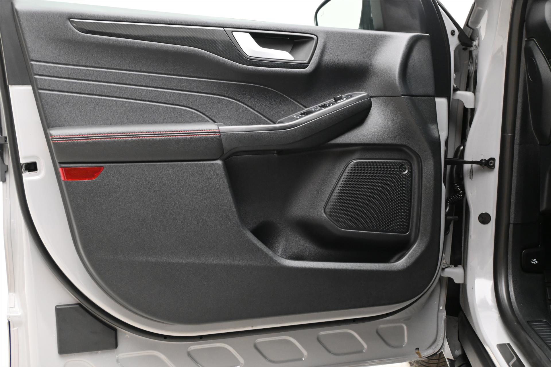 Main photo of the car Ford Kug 2.5 PHEV 165kW ST-LINE Warranty up to 5 years (23)