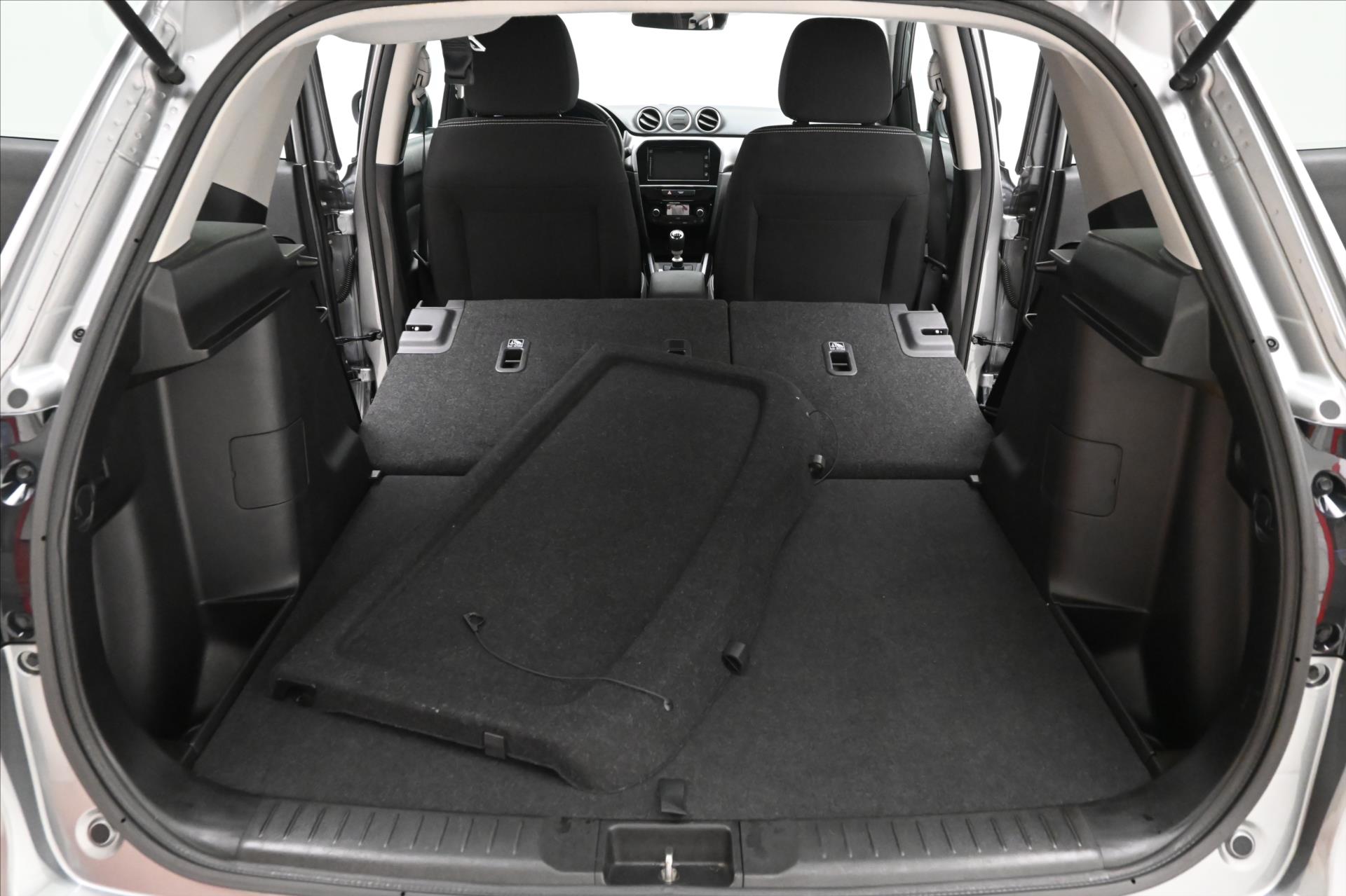 Main photo of the car Suzuki Vitara 1.4 HYBRID 95kW Active Warranty up to 5 years (11)