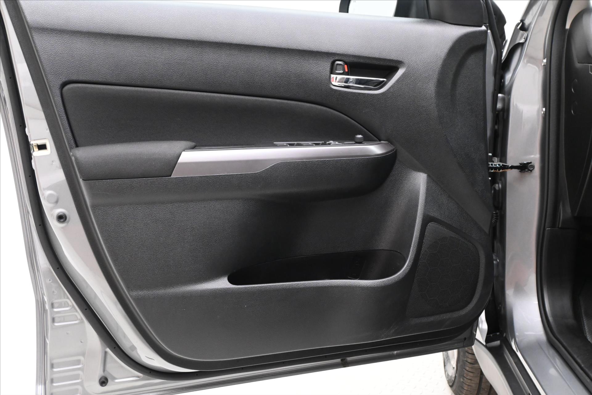 Main photo of the car Suzuki Vitara 1.4 HYBRID 95kW Active Warranty up to 5 years (23)