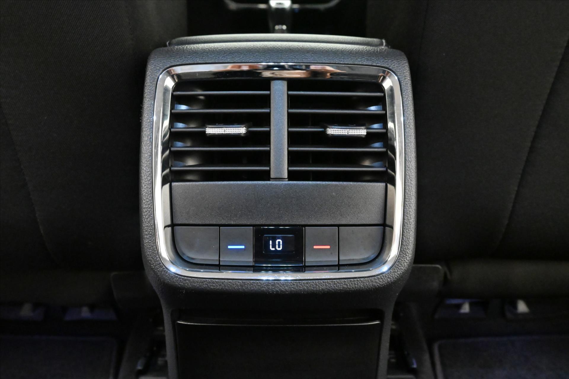 Hlavní fotografie vozu Škoda Octavia 2,0 TDI 85kW Style Záruka až 5 let (23)