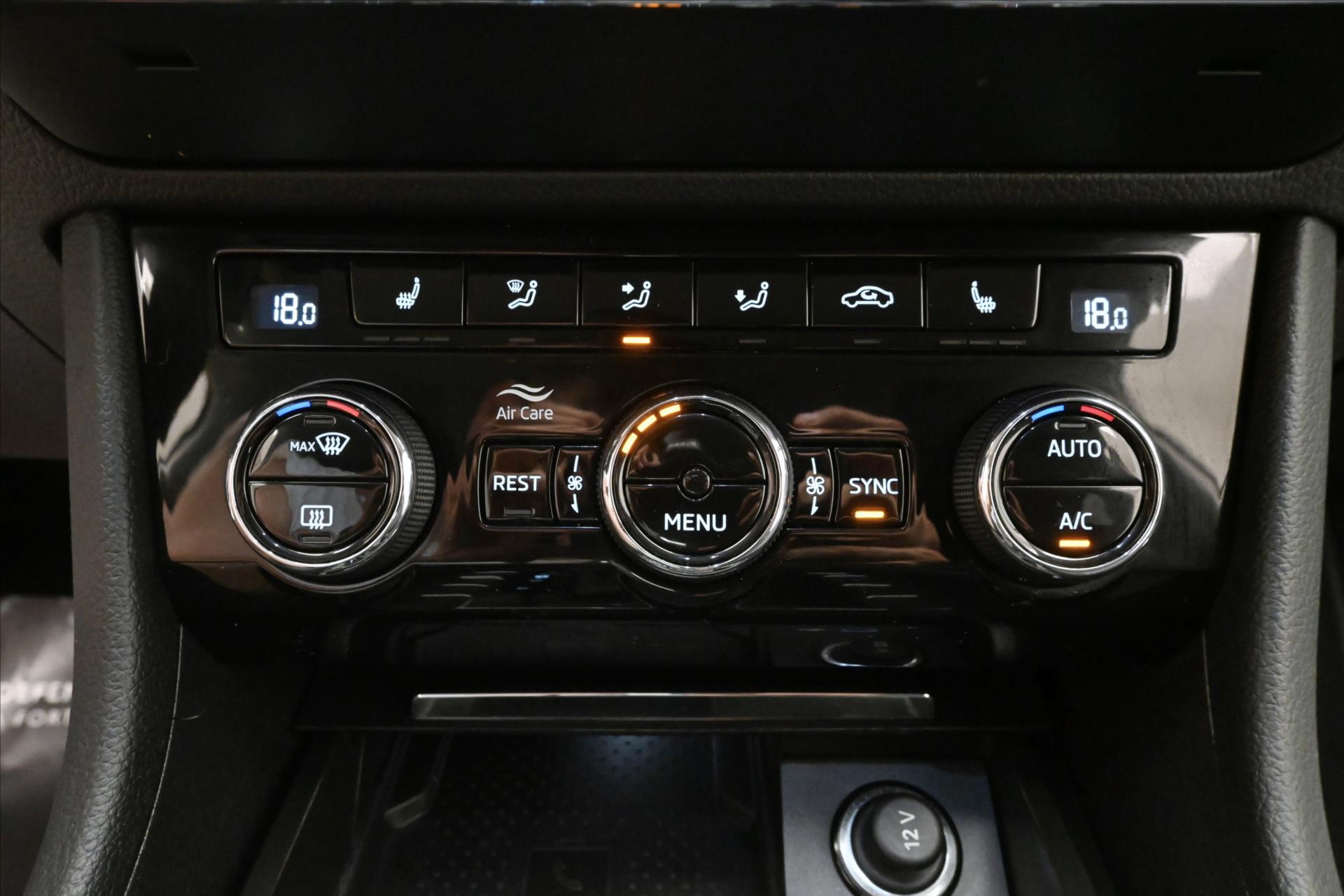 Hlavní fotografie vozu Škoda Superb 2,0 TDI 110 kW DSG Style Záruka až 5 let (20)