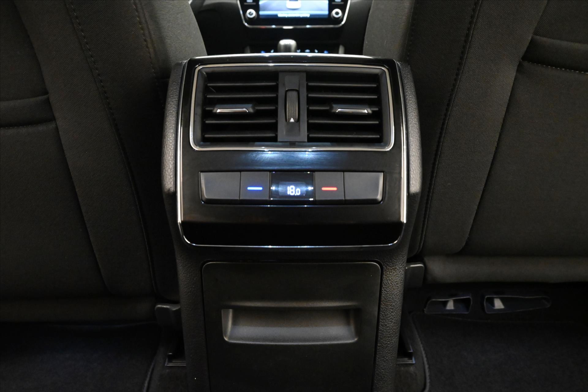 Hlavní fotografie vozu Škoda Superb 2,0 TDI 110 kW DSG Style Záruka až 5 let (21)