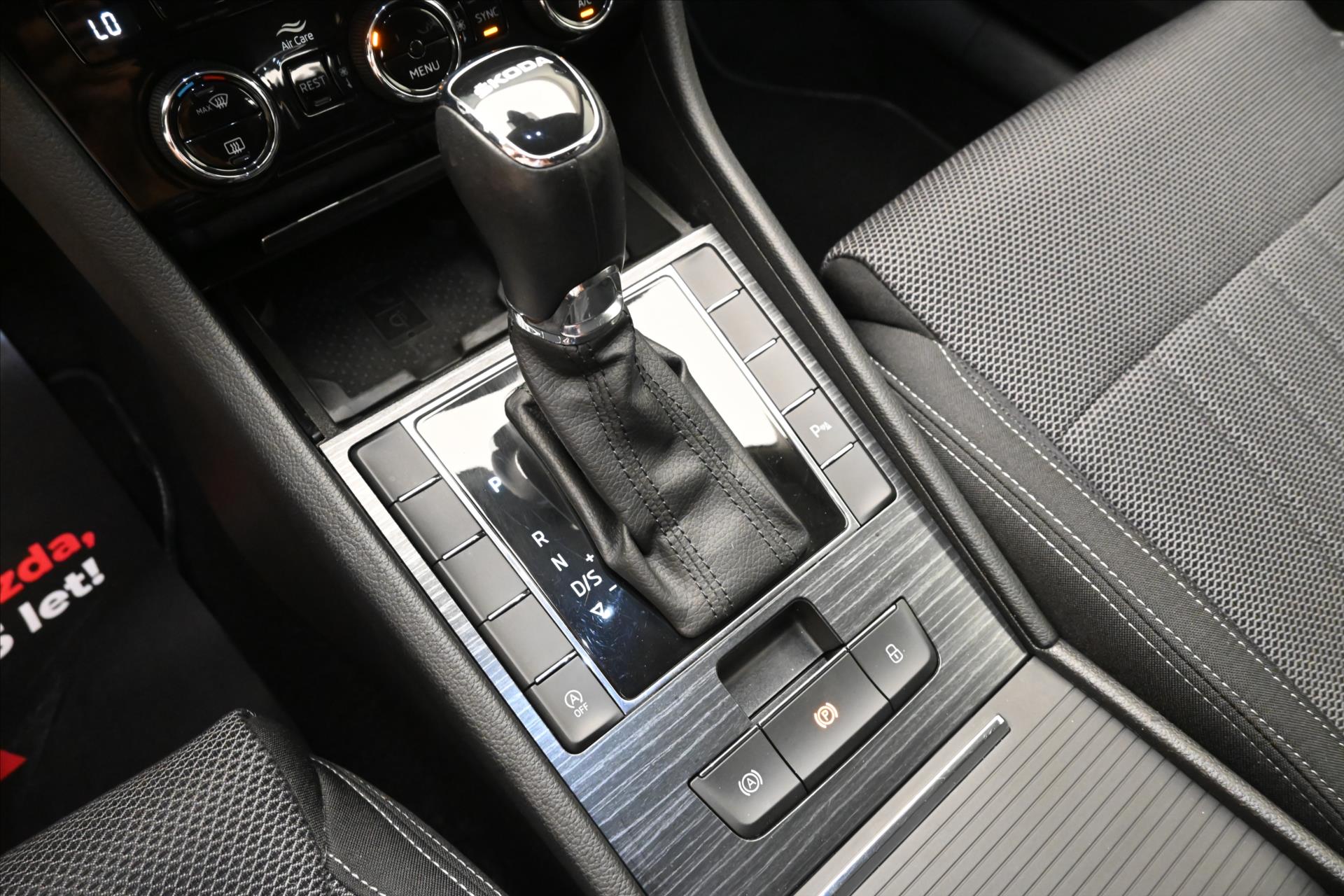 Hlavní fotografie vozu Škoda Superb 2,0 TDI 110 kW DSG Style Záruka až 5 let (22)
