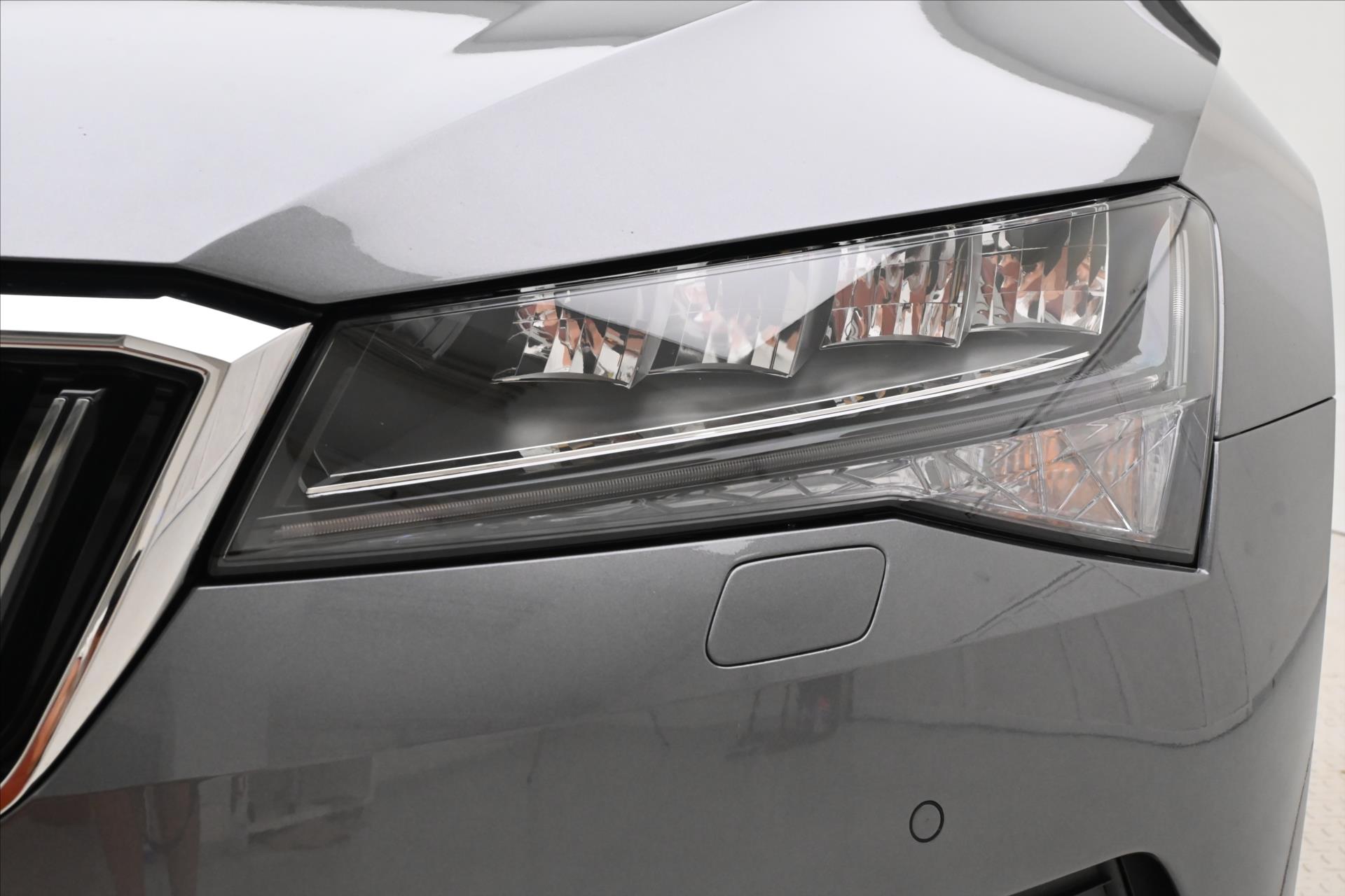 Hlavní fotografie vozu Škoda Superb 2,0 TDI 110 kW DSG Style Záruka až 5 let (29)