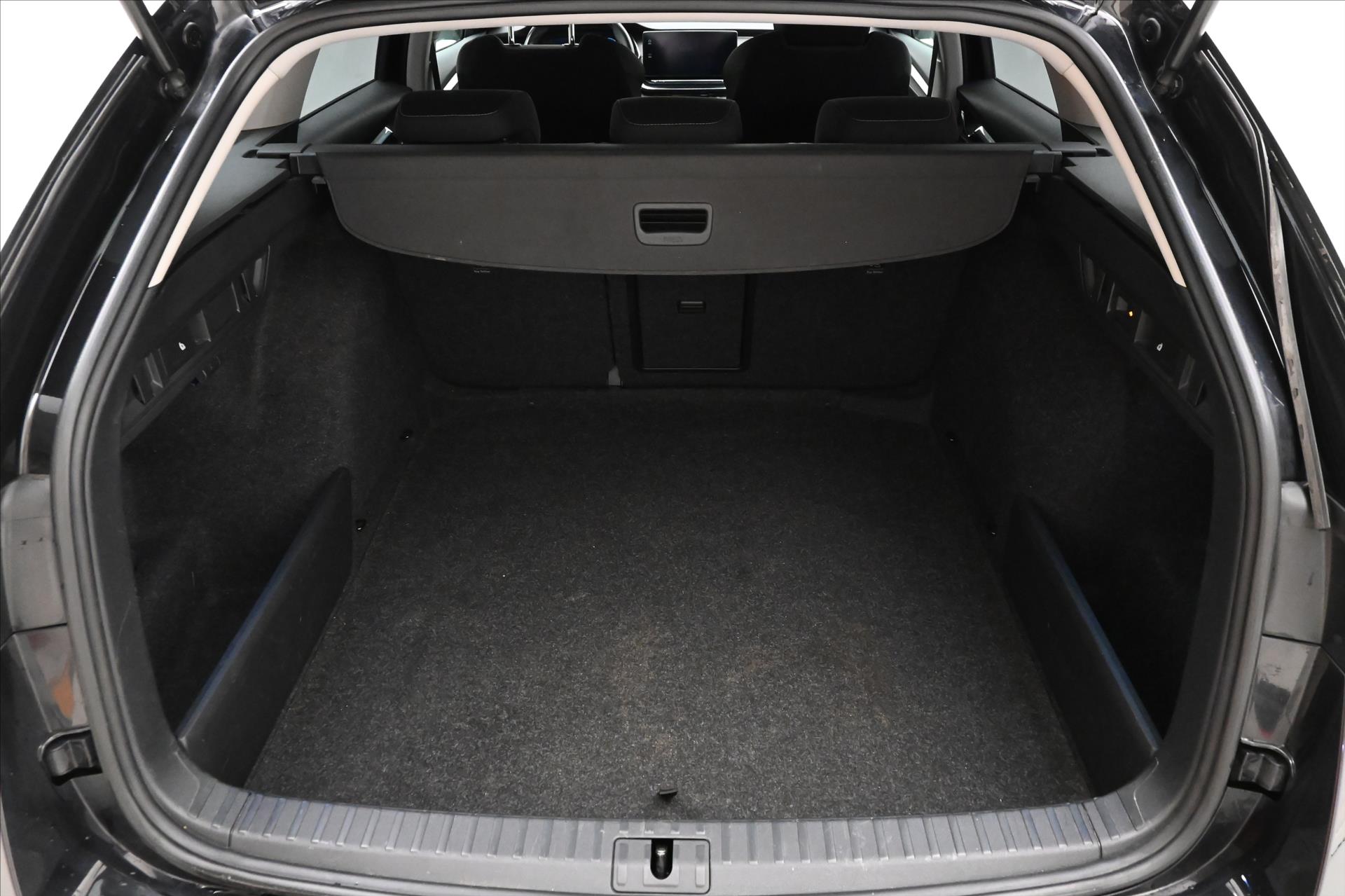 Hlavní fotografie vozu Škoda Octavia 2,0 TDI 110kW DSG Style Záruka až 5 let (10)