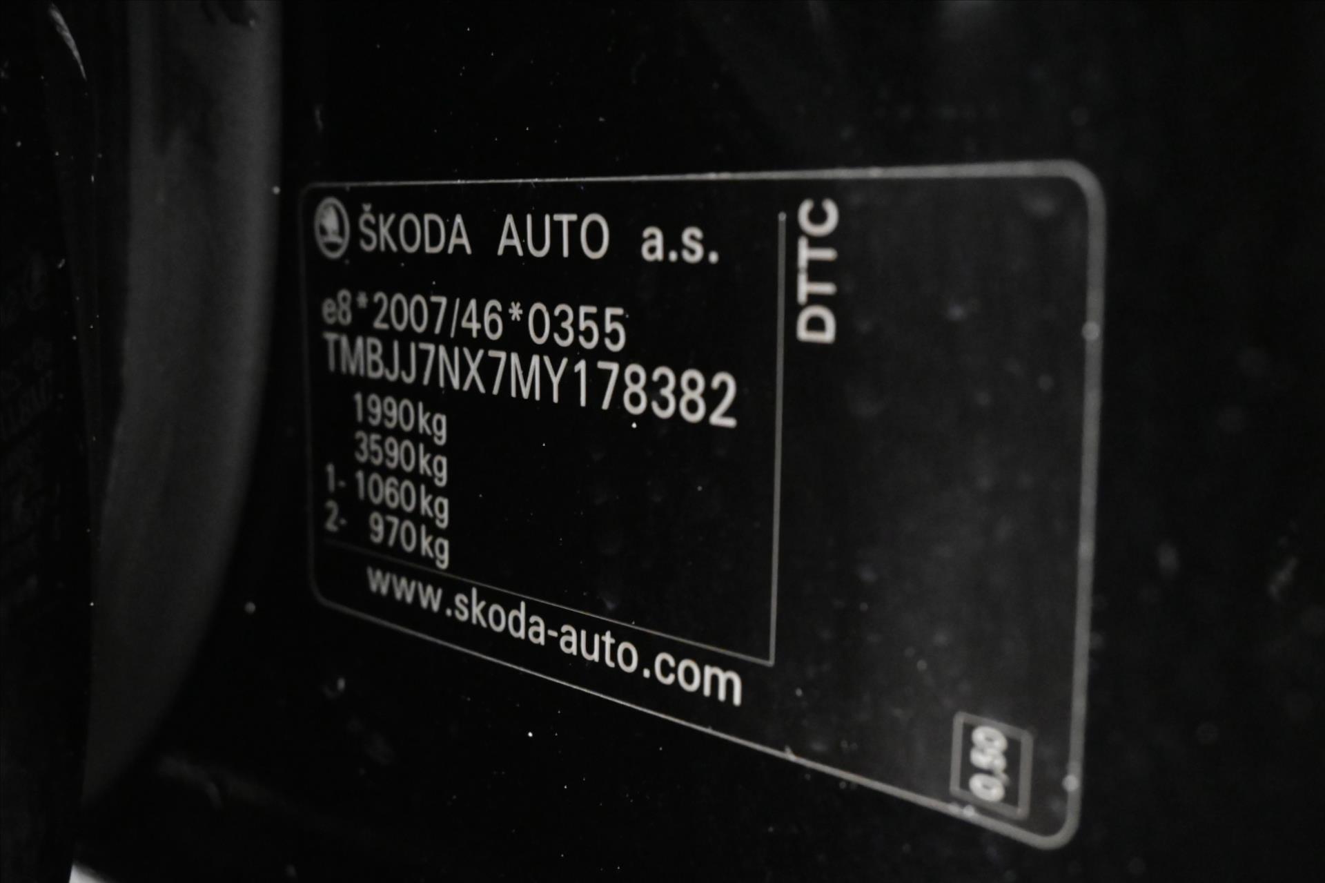 Hlavní fotografie vozu Škoda Octavia 2,0 TDI 110kW DSG Style Záruka až 5 let (12)