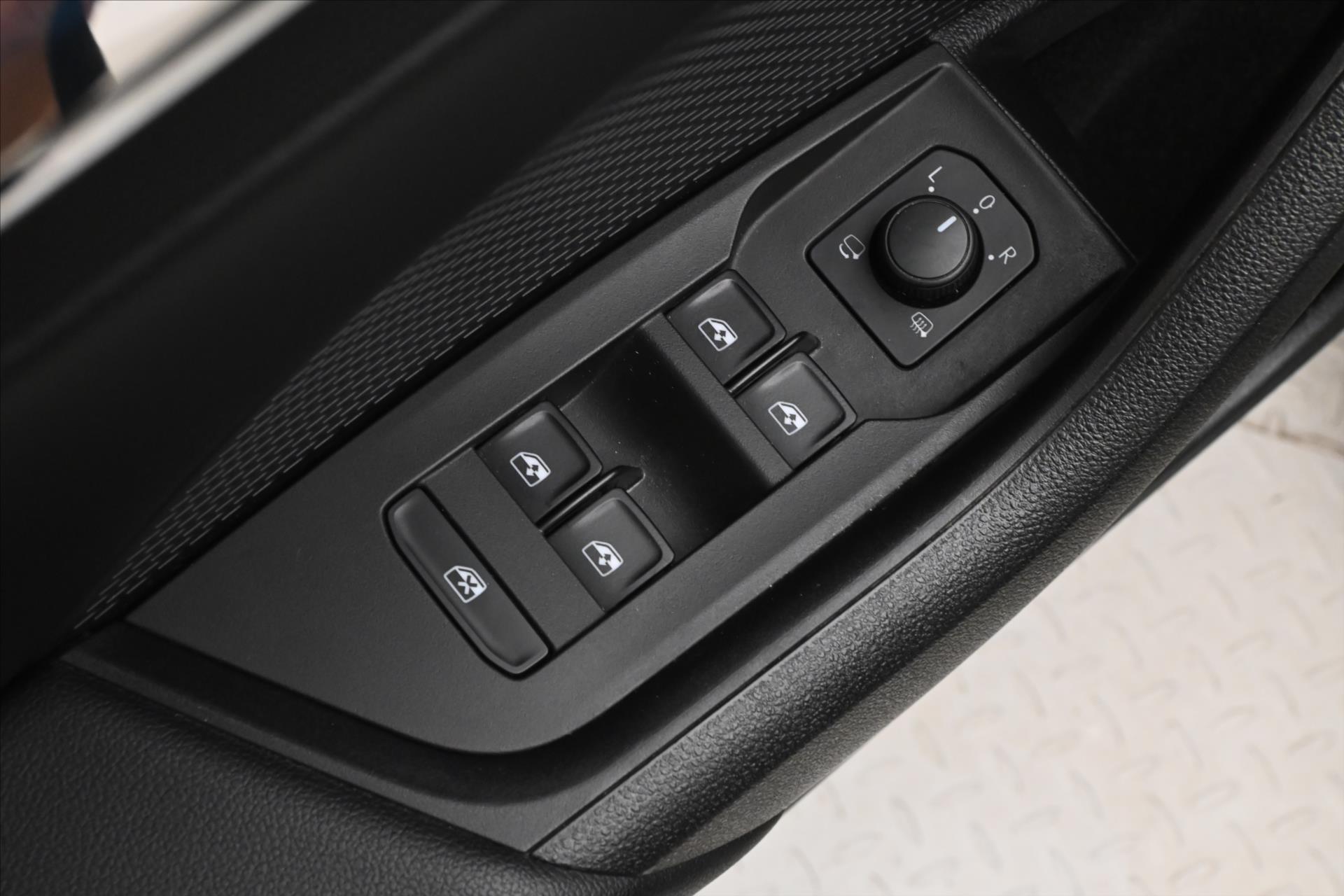 Hlavní fotografie vozu Škoda Octavia 2,0 TDI 110kW DSG Style Záruka až 5 let (26)