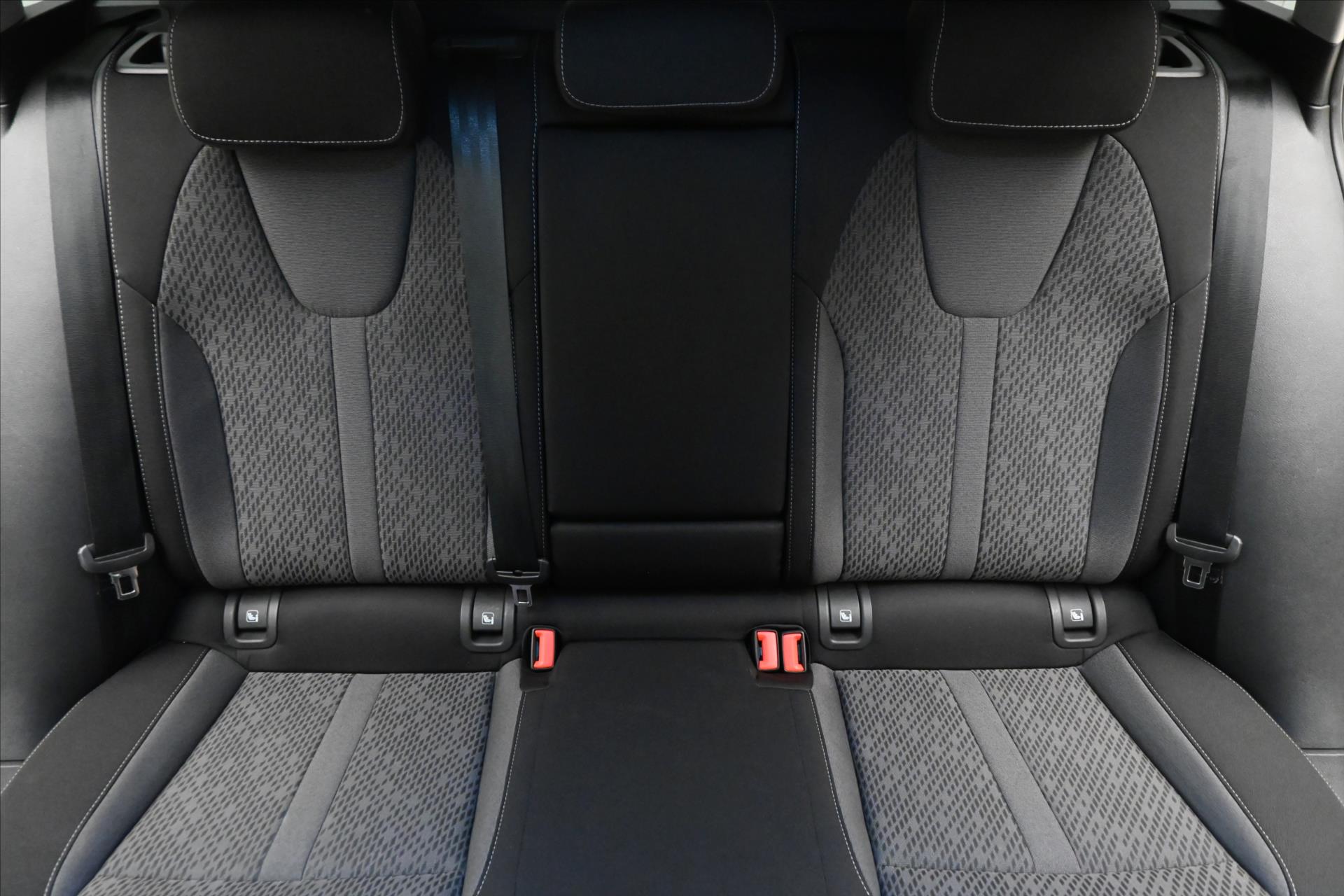 Hlavní fotografie vozu Škoda Octavia 2,0 TDI 110kW DSG Style Záruka až 5 let (28)