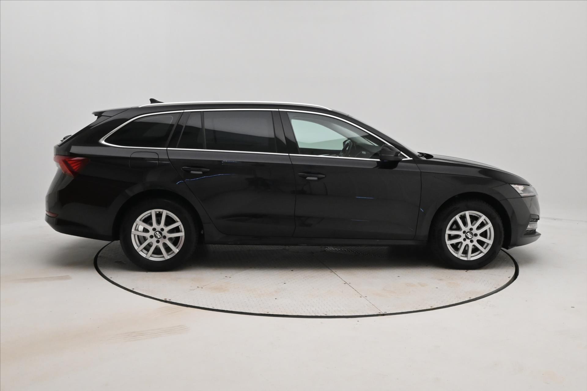 Hlavní fotografie vozu Škoda Octavia 2,0 TDI 110kW DSG Style Záruka až 5 let (4)