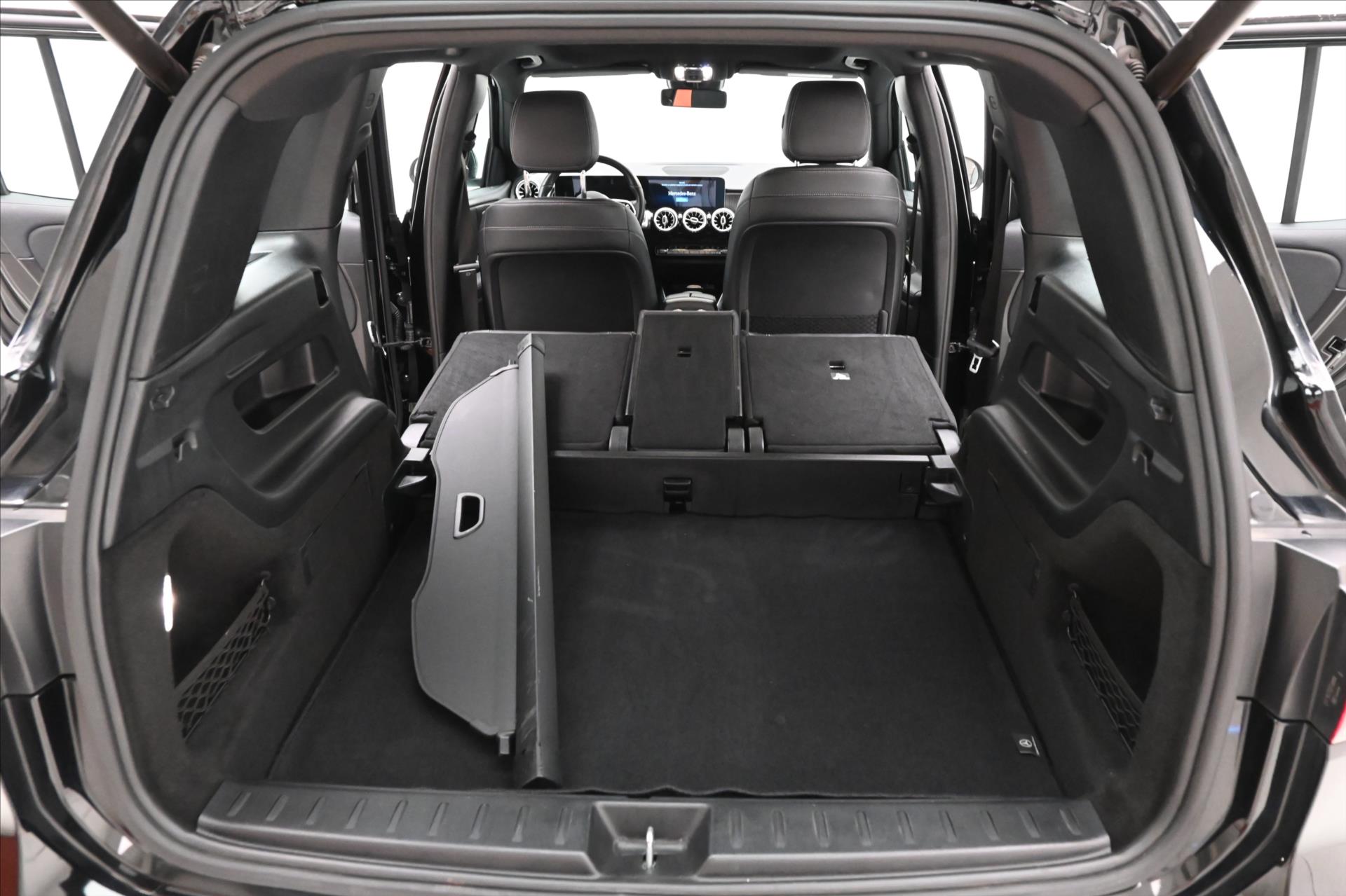Hlavní fotografie vozu Mercedes-Benz GLB 2,0 220d 140 kW 4MATIC Záruka až 5 let (11)