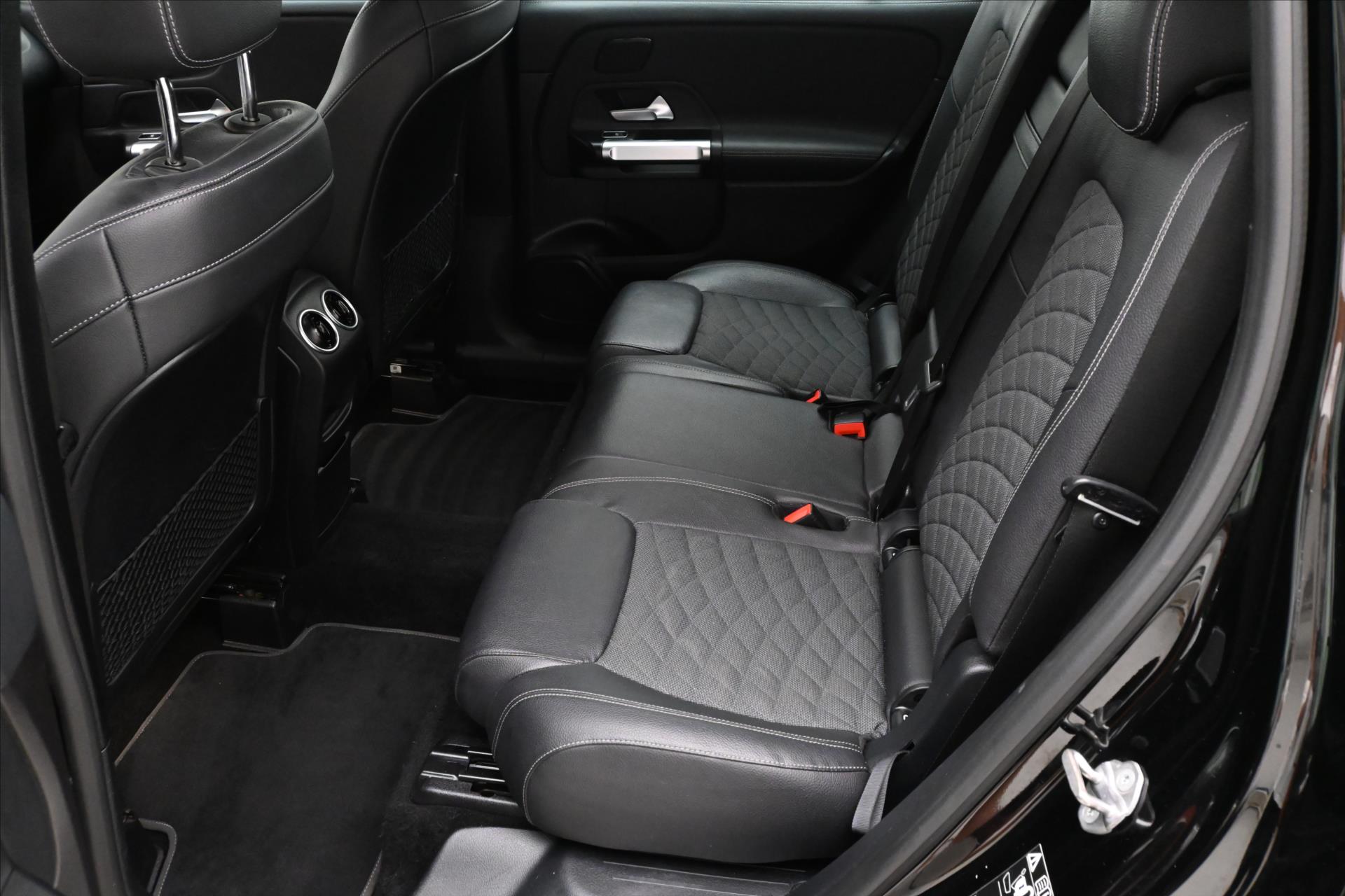 Hlavní fotografie vozu Mercedes-Benz GLB 2,0 220d 140 kW 4MATIC Záruka až 5 let (14)