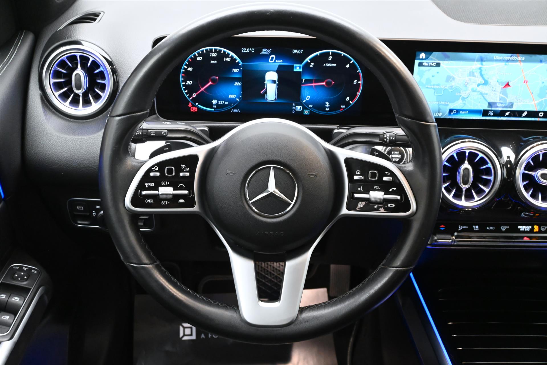 Hlavní fotografie vozu Mercedes-Benz GLB 2,0 220d 140 kW 4MATIC Záruka až 5 let (18)