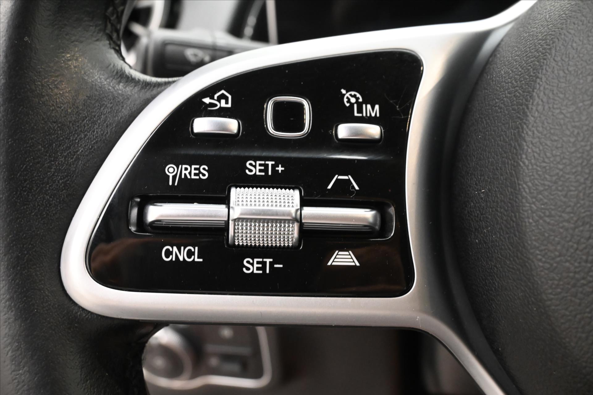 Hlavní fotografie vozu Mercedes-Benz GLB 2,0 220d 140 kW 4MATIC Záruka až 5 let (22)