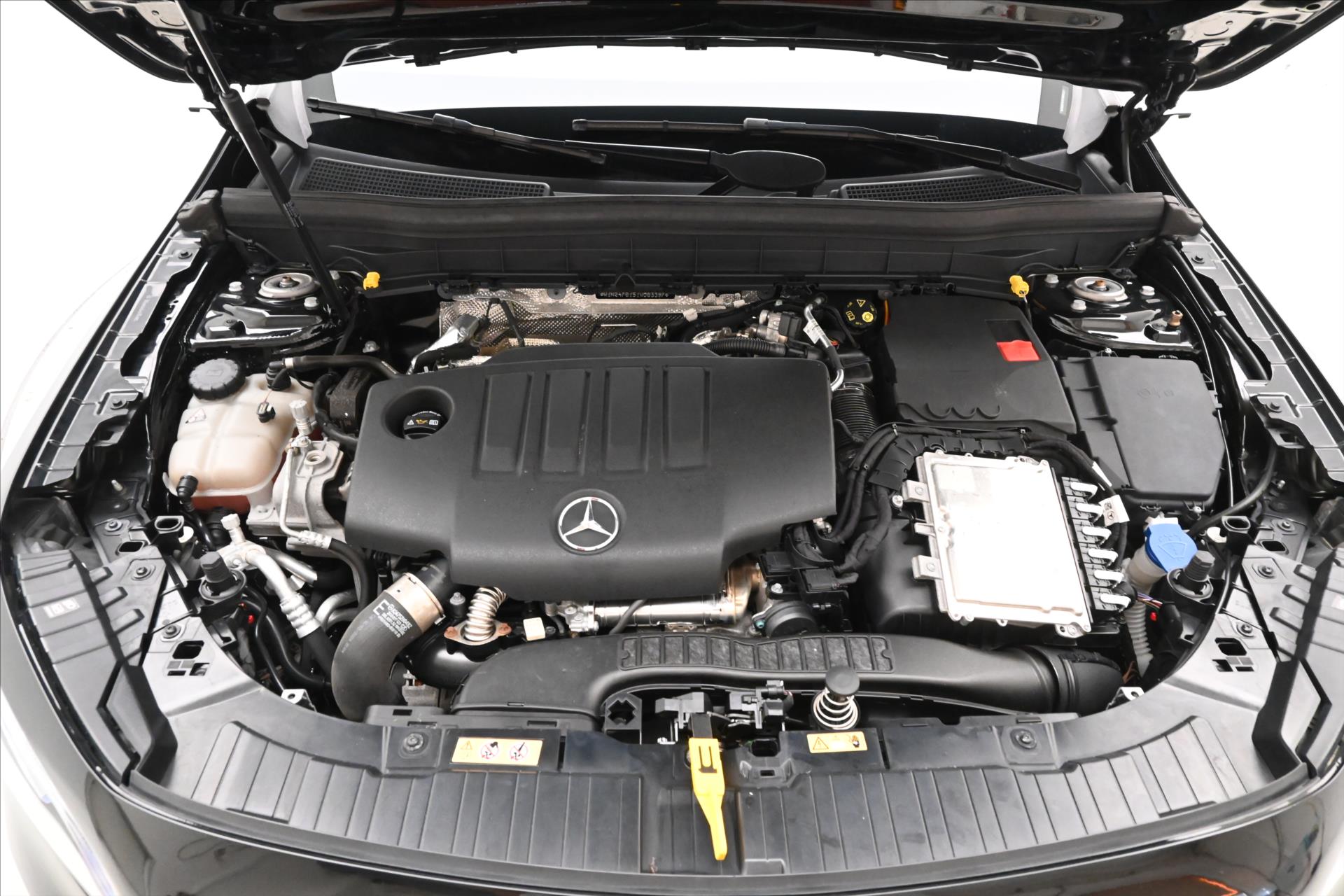 Hlavní fotografie vozu Mercedes-Benz GLB 2,0 220d 140 kW 4MATIC Záruka až 5 let (9)