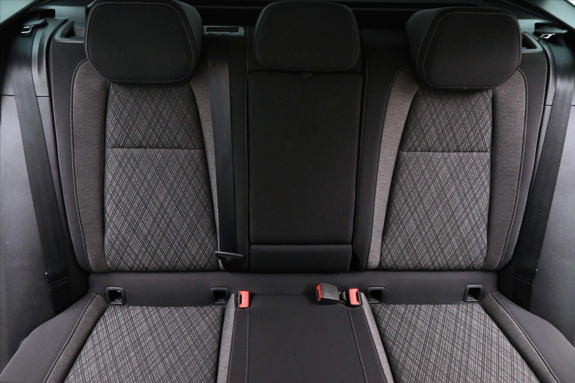 Hlavní fotografie vozu Škoda Karoq 1,5 TSI 110 kW STYLE Záruka až 5 let (27)