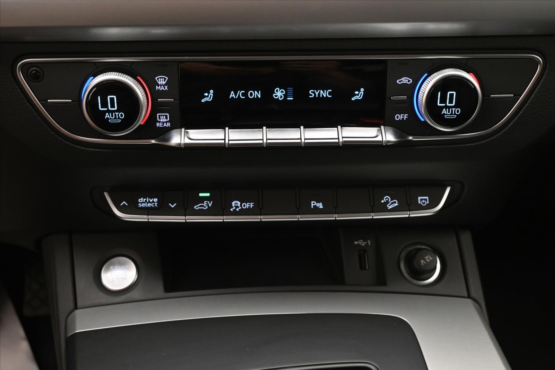 Main photo of the car Audi Q5 2.0 50TFSIe 195kW 4x4 S-Tronic Sportback Warranty up to 5 l (22)