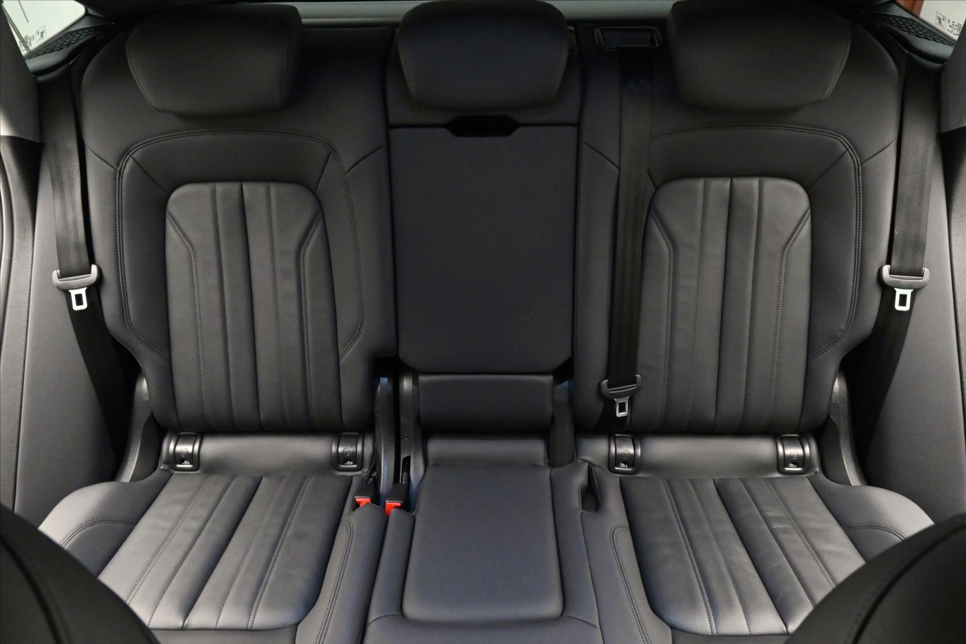 Main photo of the car Audi Q5 2.0 50TFSIe 195kW 4x4 S-Tronic Sportback Warranty up to 5 l (30)