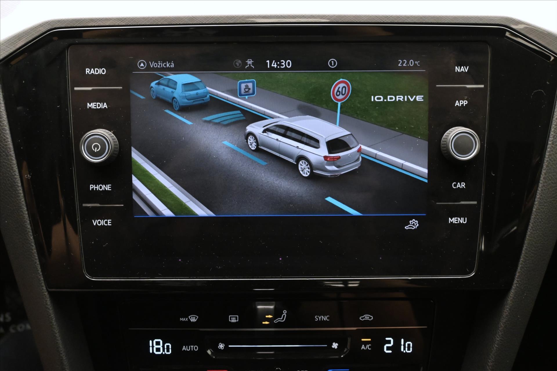 Hlavní fotografie vozu Volkswagen Passat 2,0 TDI 110kW DSG Business Záruka až 5 let (20)