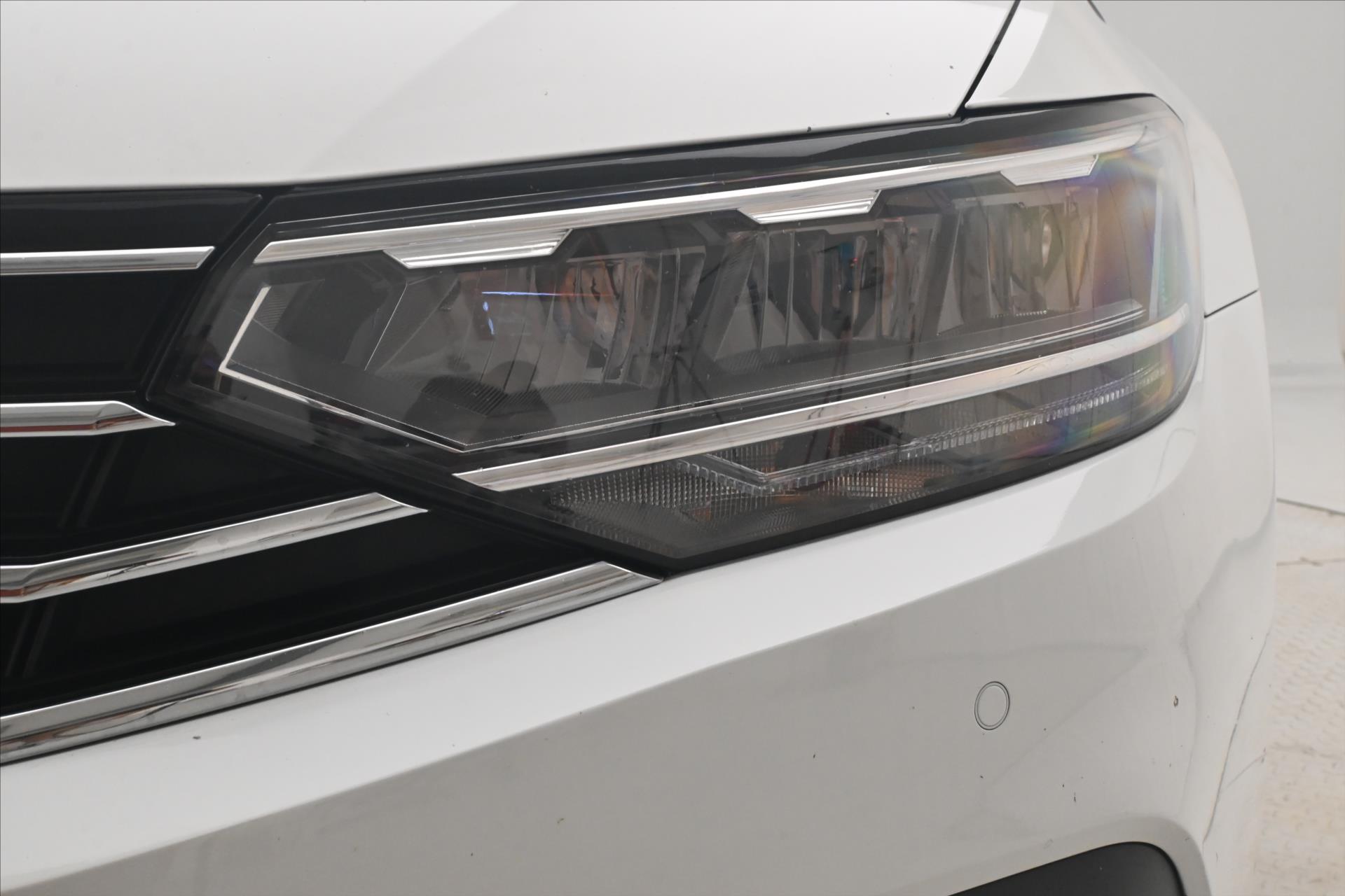 Hlavní fotografie vozu Volkswagen Passat 2,0 TDI 110kW DSG Business Záruka až 5 let (29)