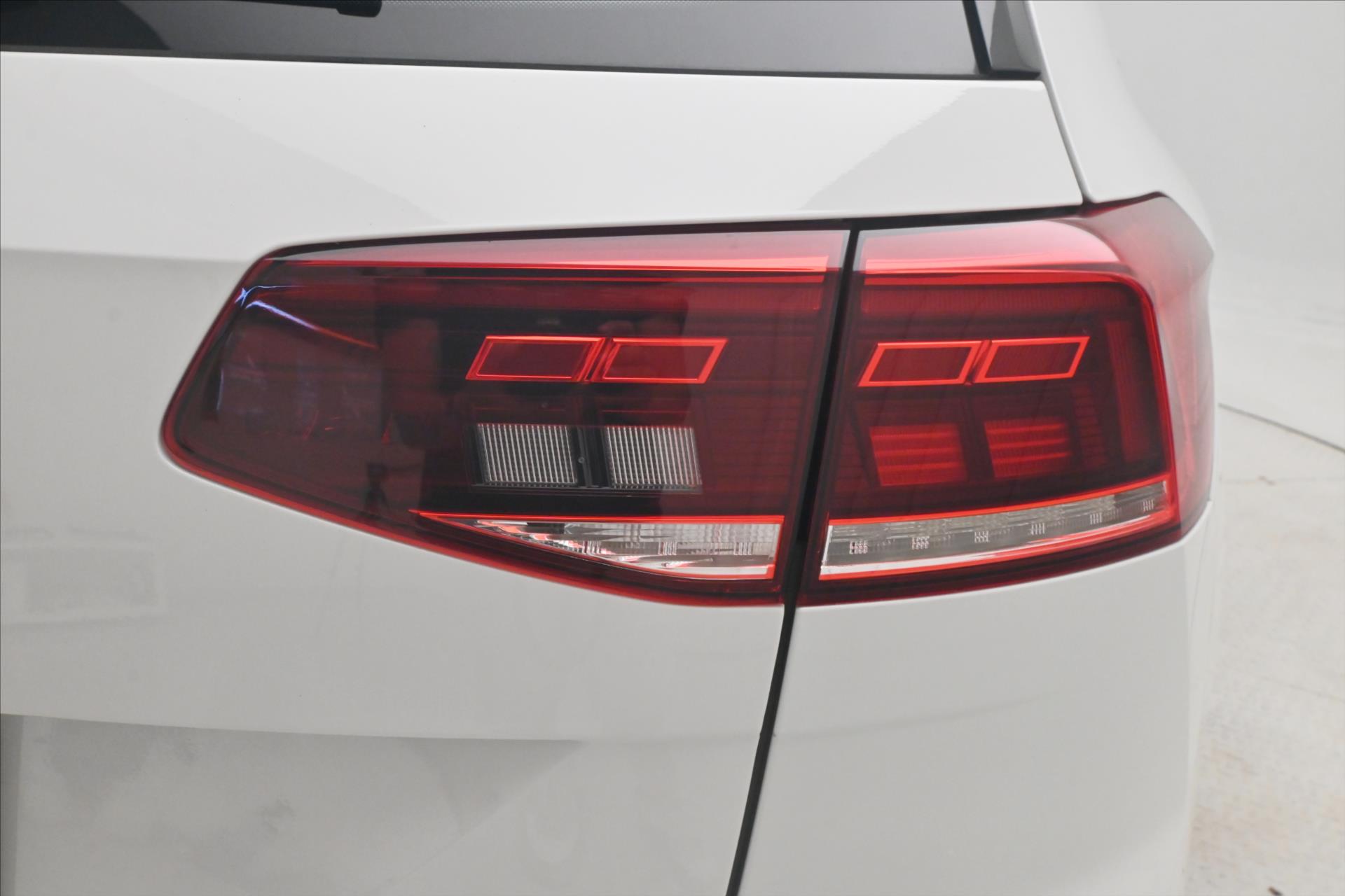 Hlavní fotografie vozu Volkswagen Passat 2,0 TDI 110kW DSG Business Záruka až 5 let (30)
