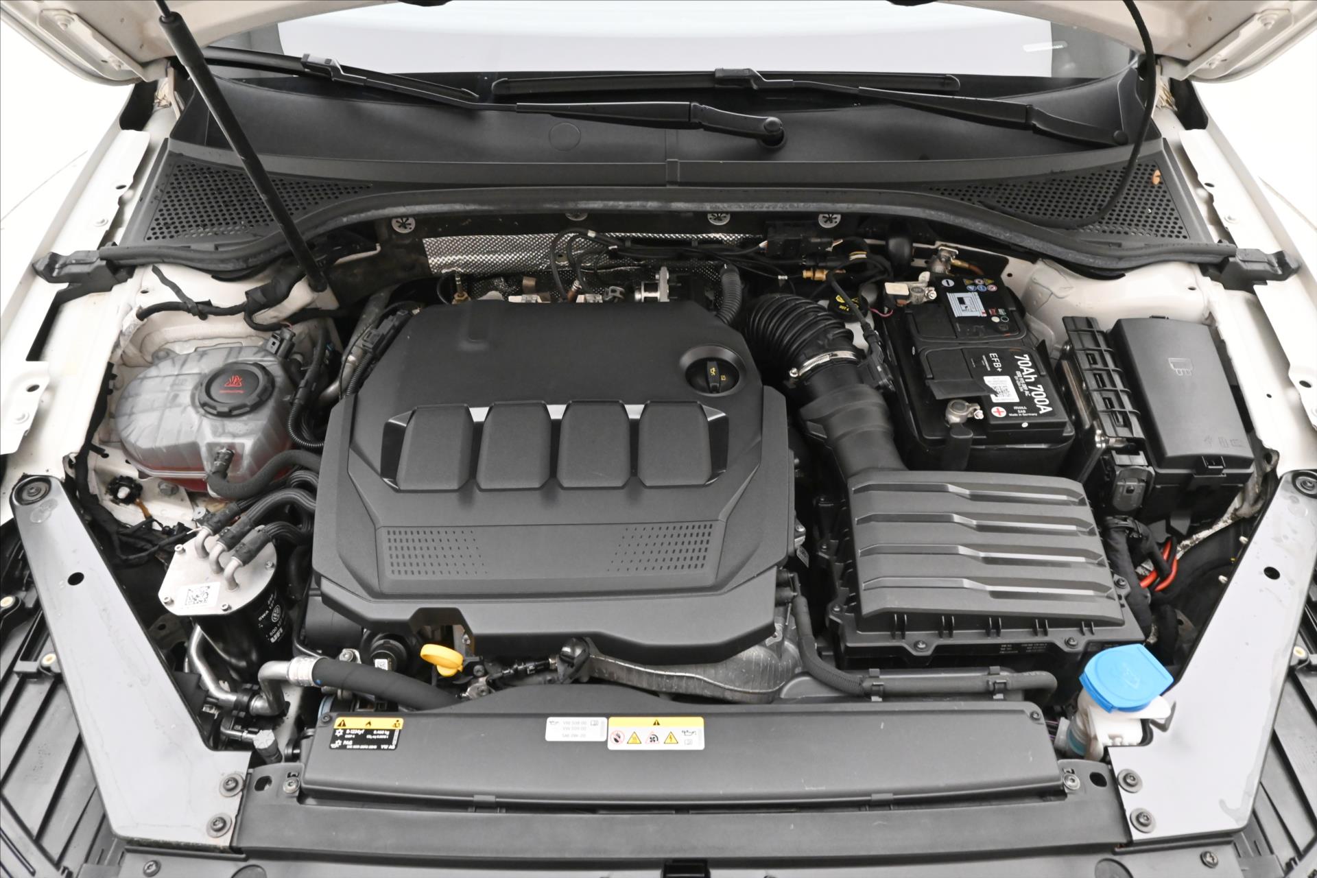 Hlavní fotografie vozu Volkswagen Passat 2,0 TDI 110kW DSG Business Záruka až 5 let (9)
