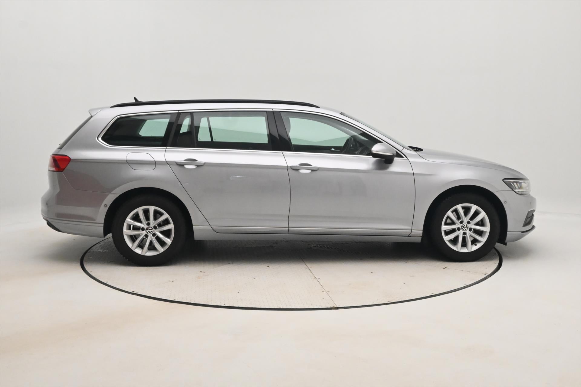 Hlavní fotografie vozu Volkswagen Passat 1,5 TSI 110 kW Business Záruka až 5 let (5)