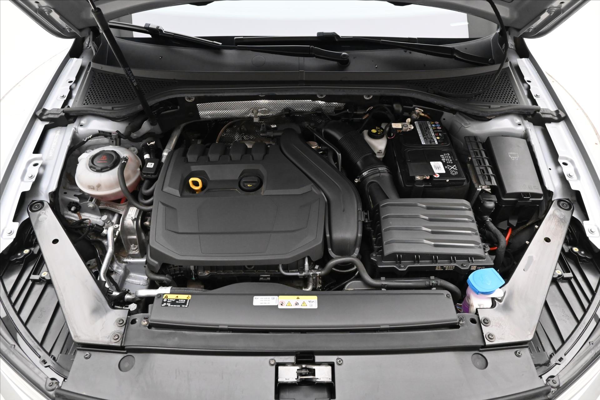 Hlavní fotografie vozu Volkswagen Passat 1,5 TSI 110 kW Business Záruka až 5 let (10)