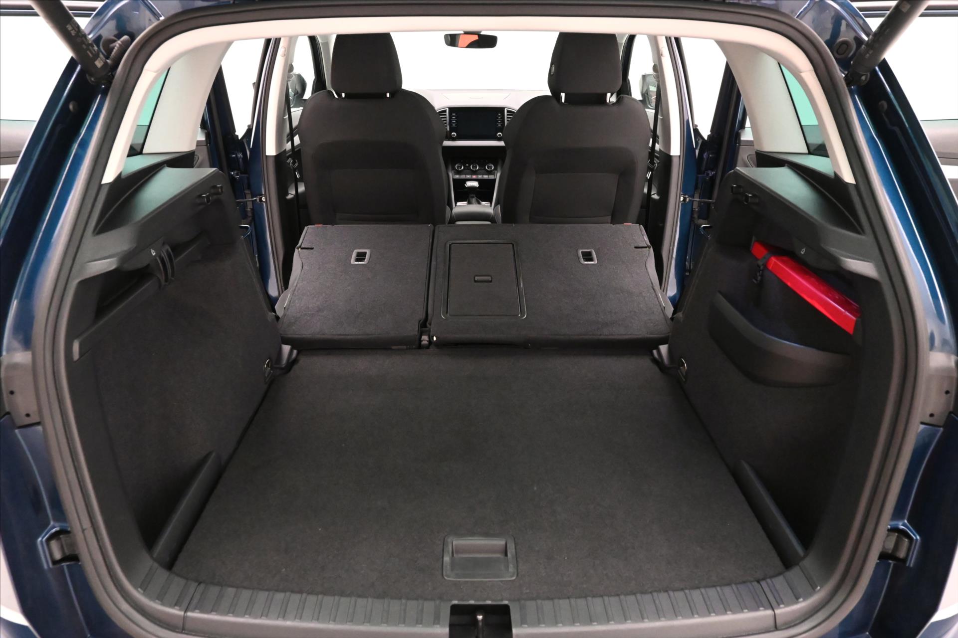 Hlavní fotografie vozu Škoda Karoq 2,0 TDI 110kW 4x4 DSG TOUR Záruka až 5 let (11)