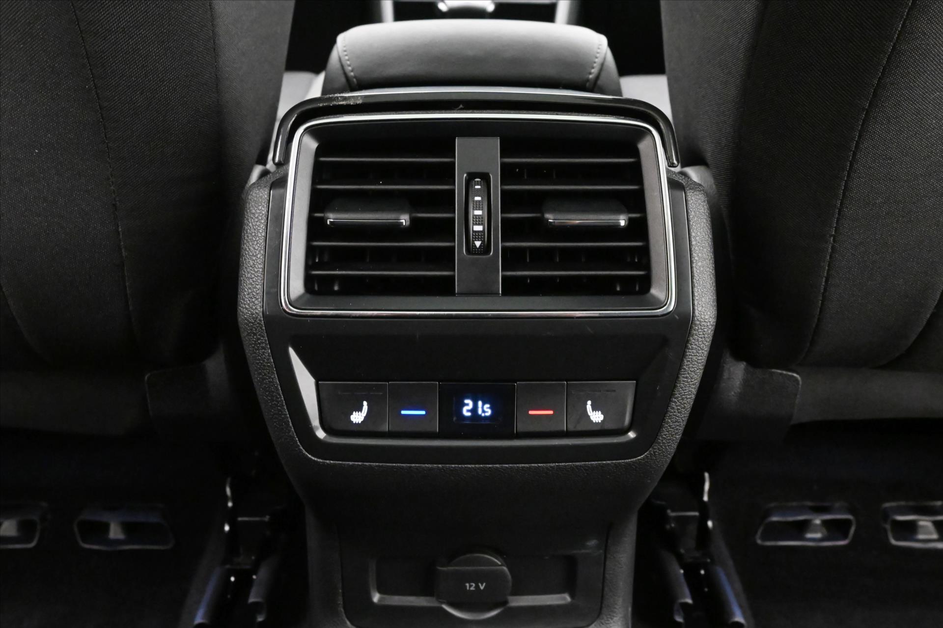 Hlavní fotografie vozu Škoda Karoq 2,0 TDI 110kW 4x4 DSG TOUR Záruka až 5 let (23)