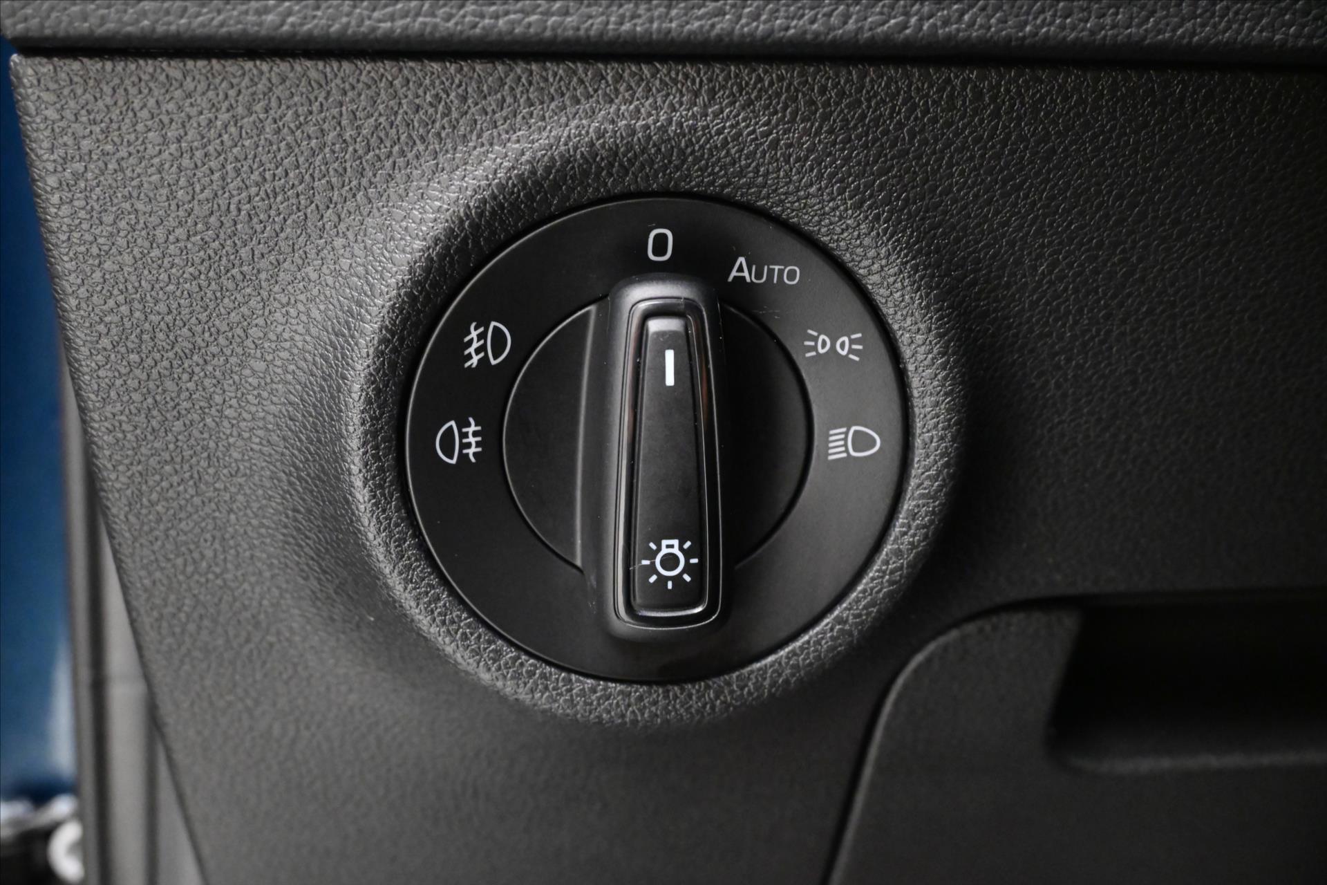 Hlavní fotografie vozu Škoda Karoq 2,0 TDI 110kW 4x4 DSG TOUR Záruka až 5 let (27)