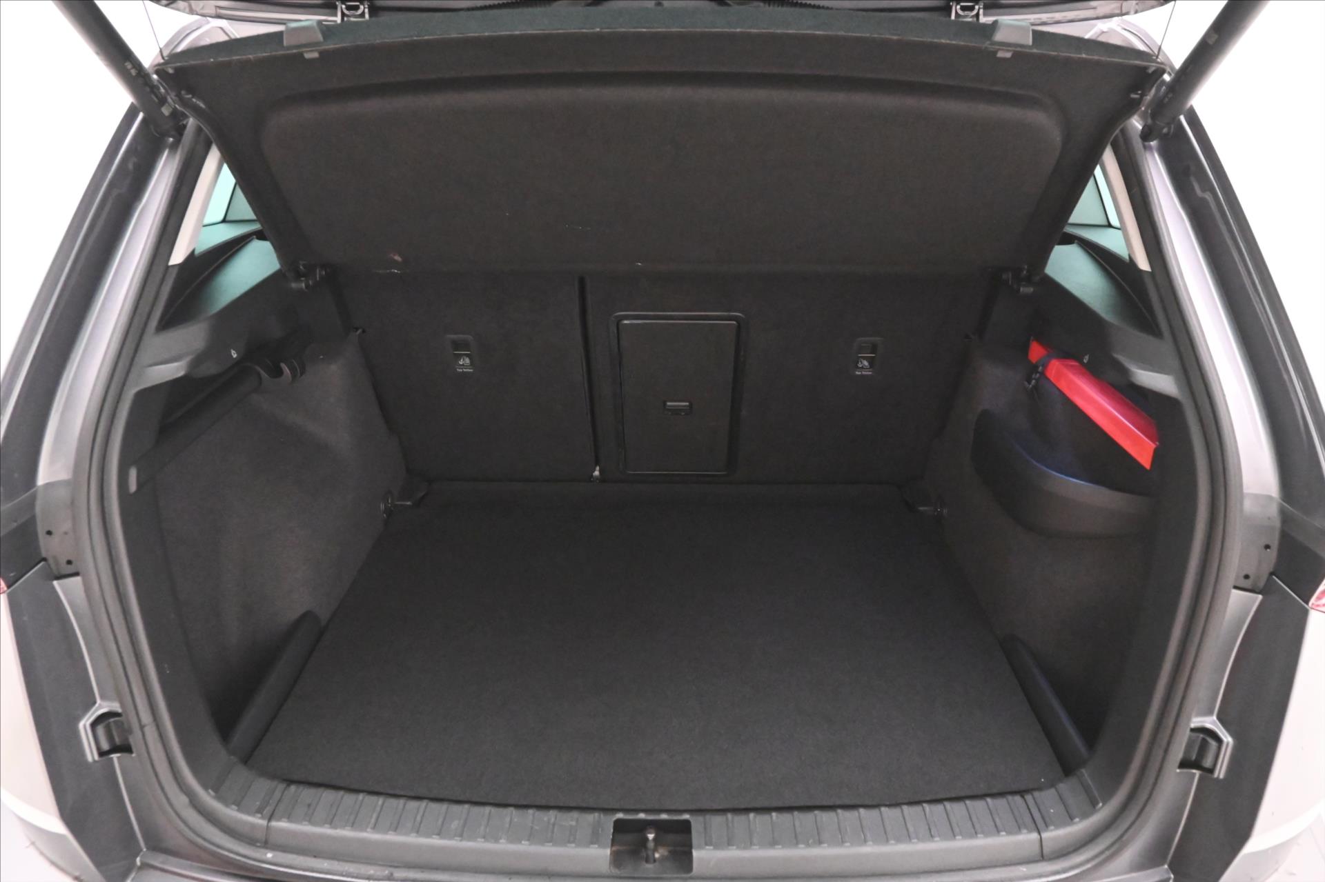 Hlavní fotografie vozu Škoda Karoq 2,0 TDI 110kW DSG Style Záruka až 5 let (11)