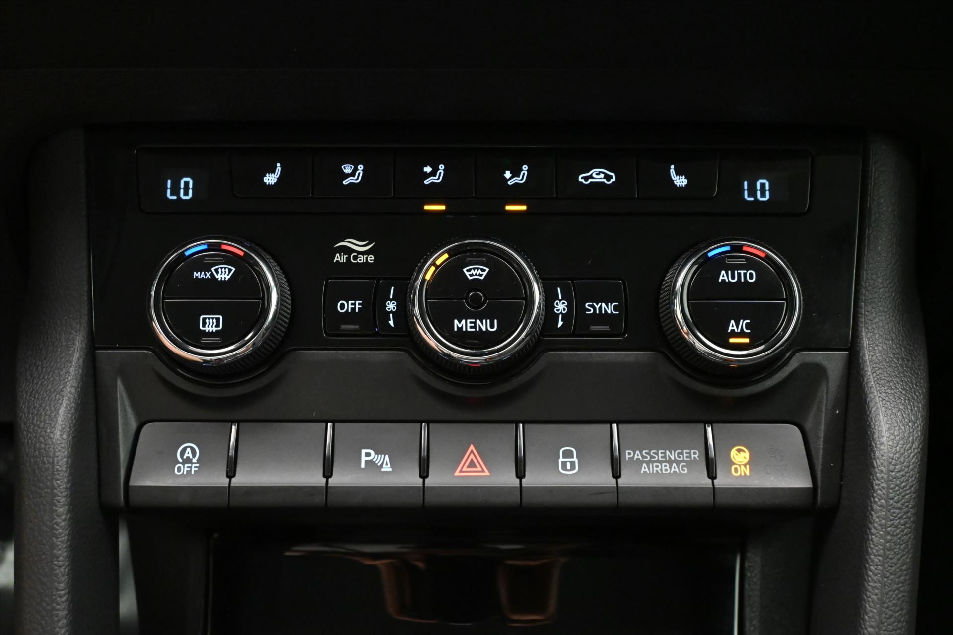 Hlavní fotografie vozu Škoda Karoq 2,0 TDI 110kW DSG Style Záruka až 5 let (21)